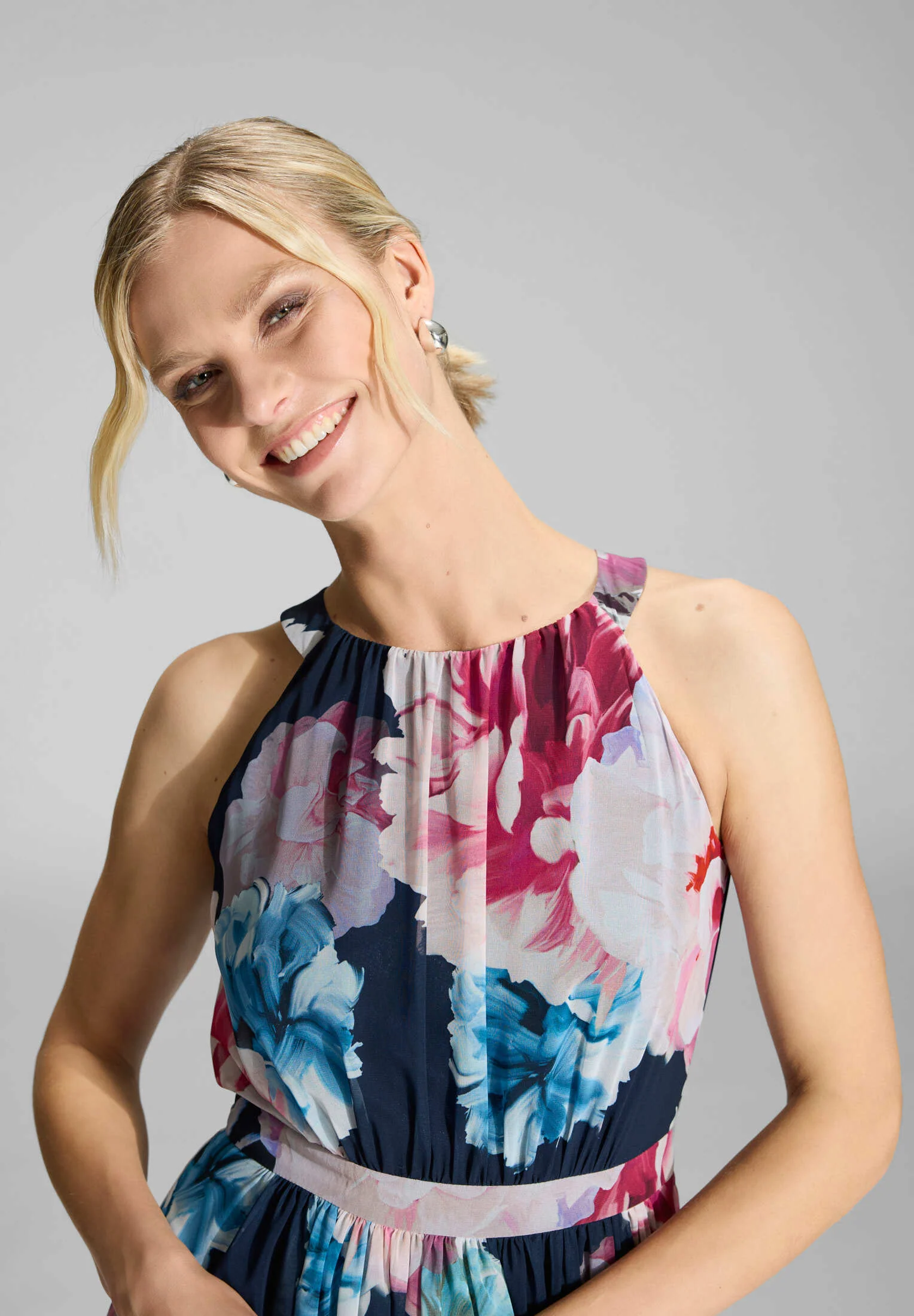 Abendkleid aus bedrucktem Chiffon - Image 3