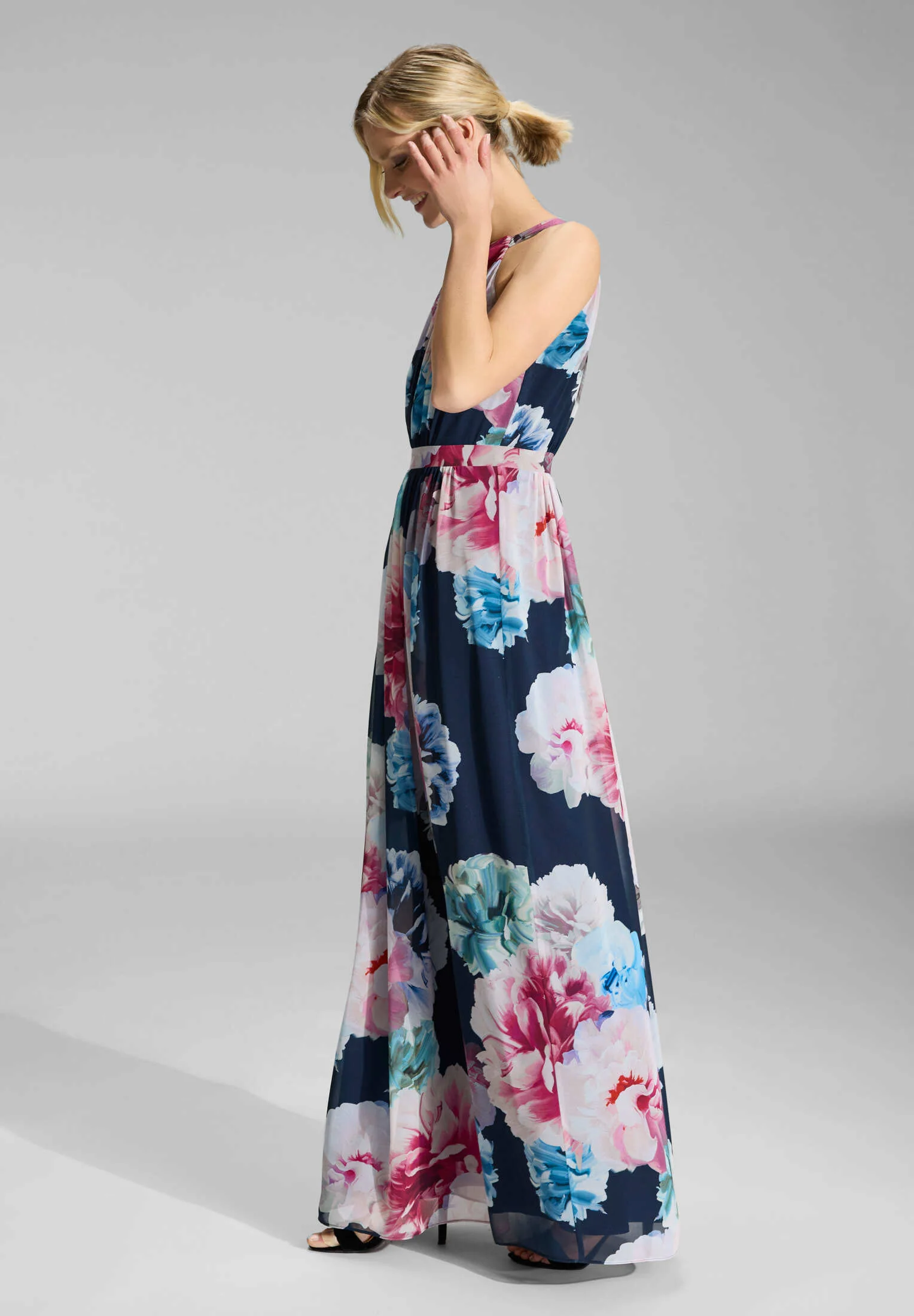 Abendkleid aus bedrucktem Chiffon - Image 5