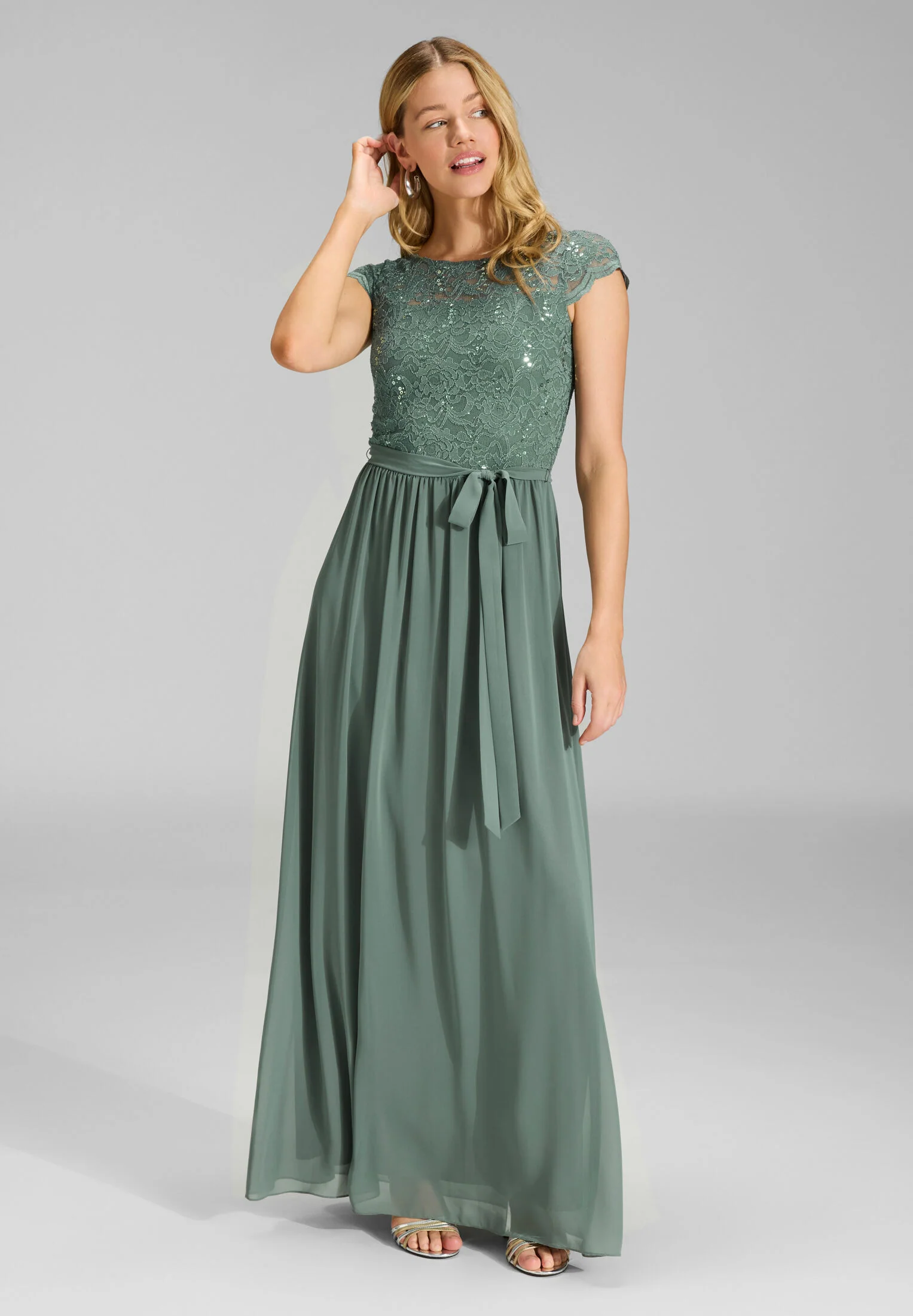 Abendkleid aus Chiffon mit paillettenbesetztem Spitzenoberteil - Image 17