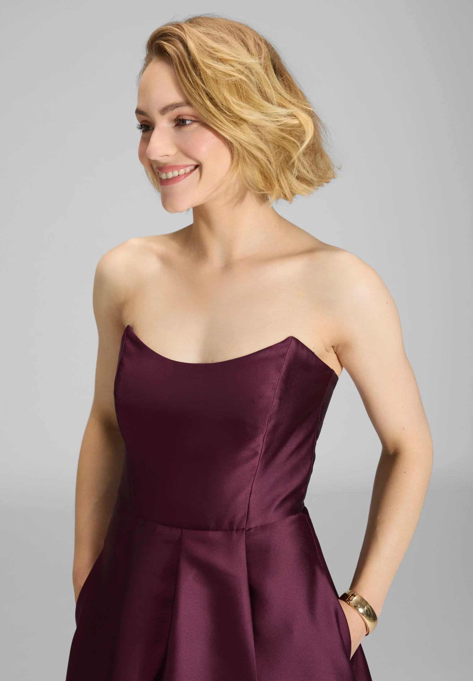 Abendkleid aus edlem Twill mit Korsage Oberteil - Image 9