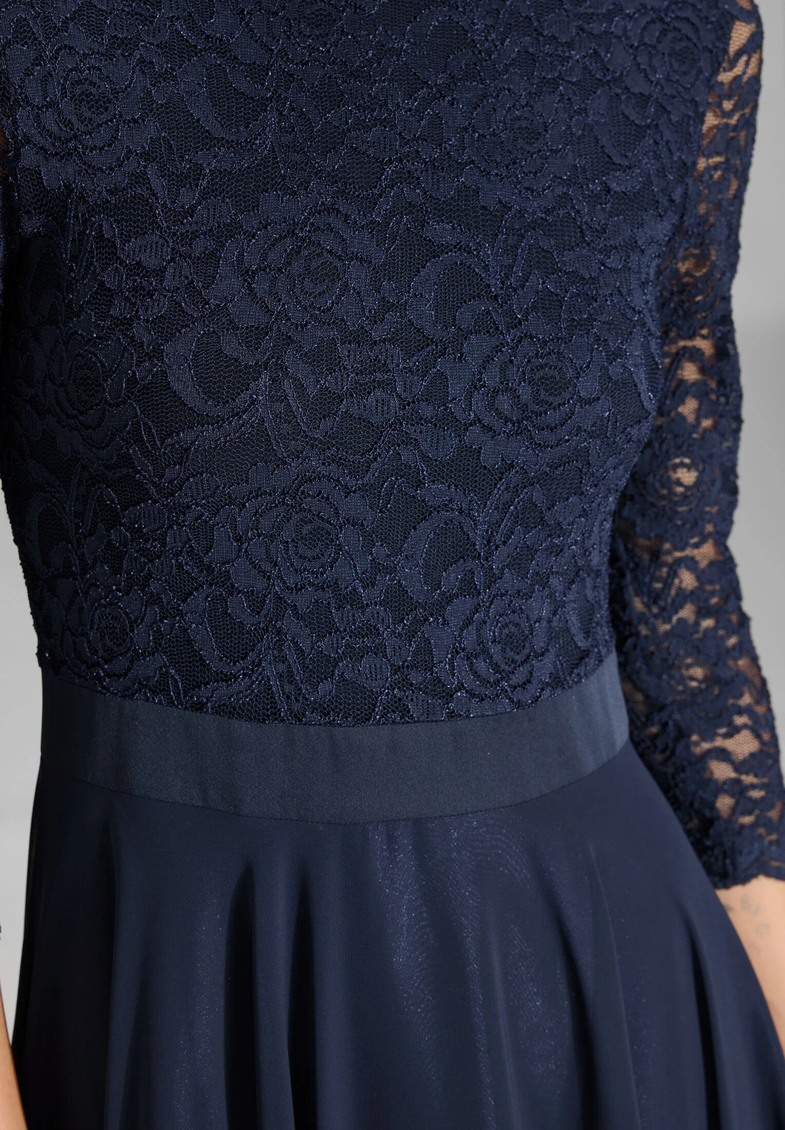 Abendkleid Midi mit Oberteil aus floraler Spitze und Chiffon Rock - Image 10