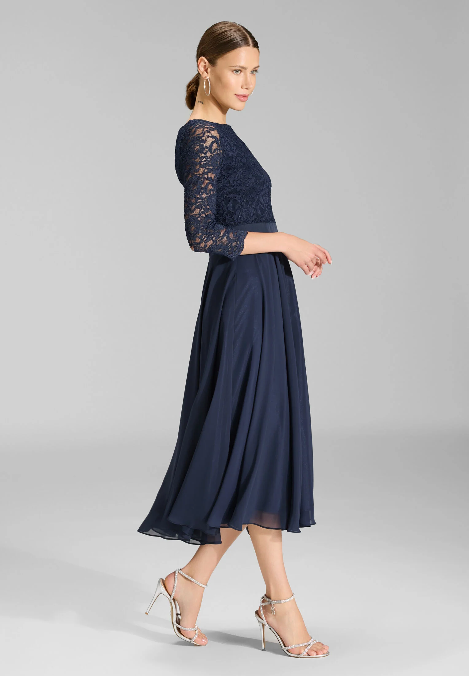 Abendkleid Midi mit Oberteil aus floraler Spitze und Chiffon Rock - Image 11