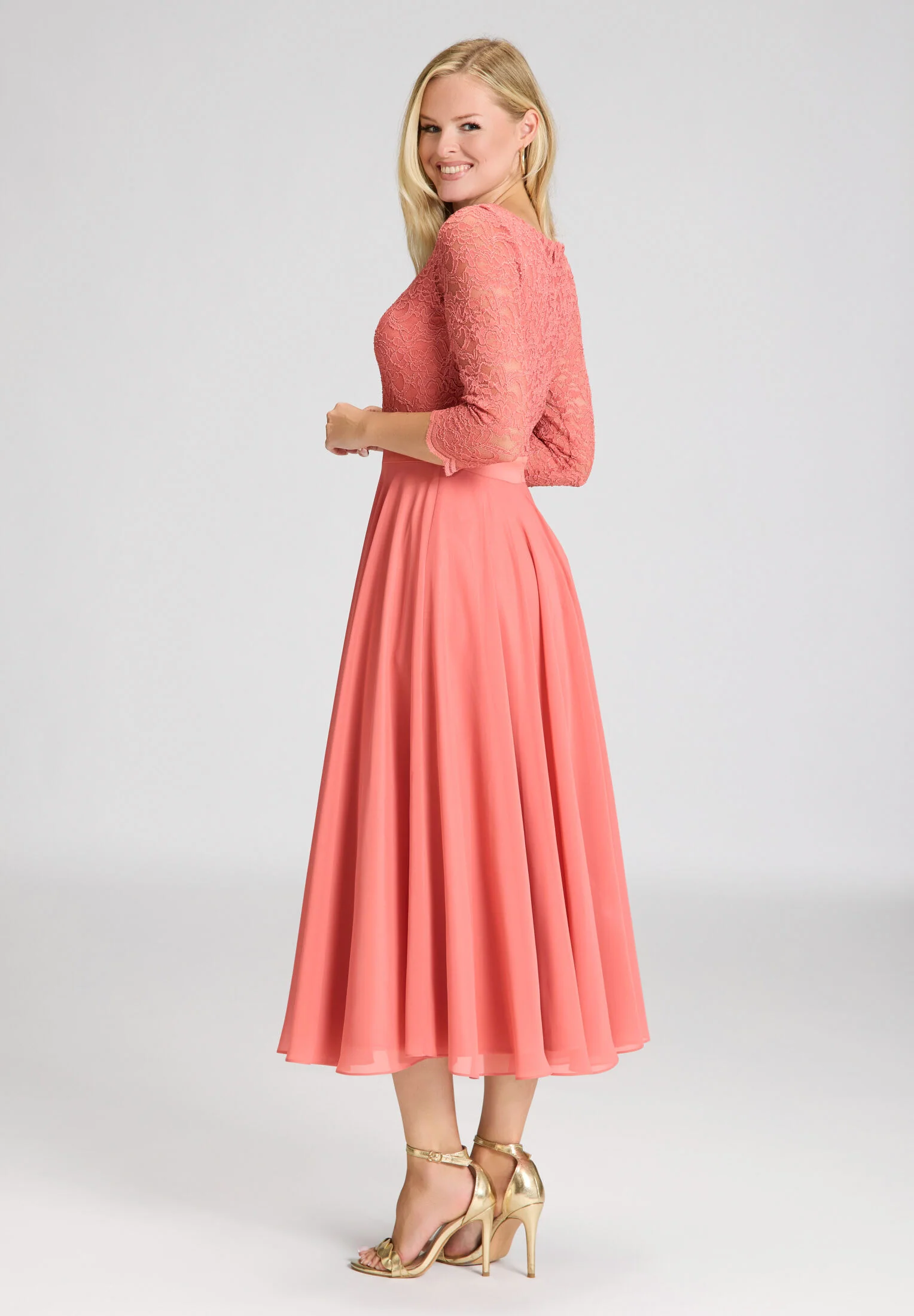 Abendkleid Midi mit Oberteil aus floraler Spitze und Chiffon Rock - Image 32