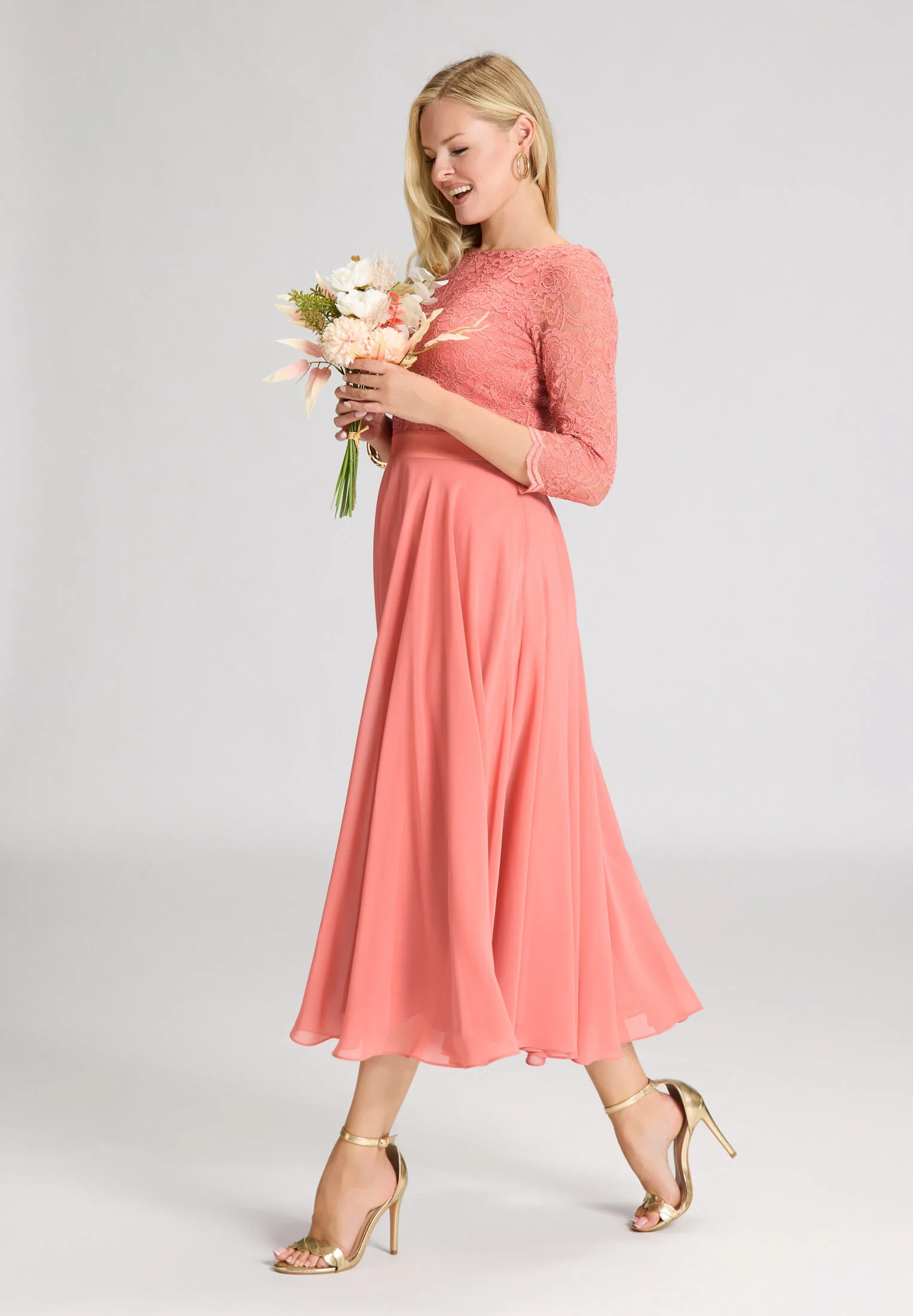Abendkleid Midi mit Oberteil aus floraler Spitze und Chiffon Rock - Image 35