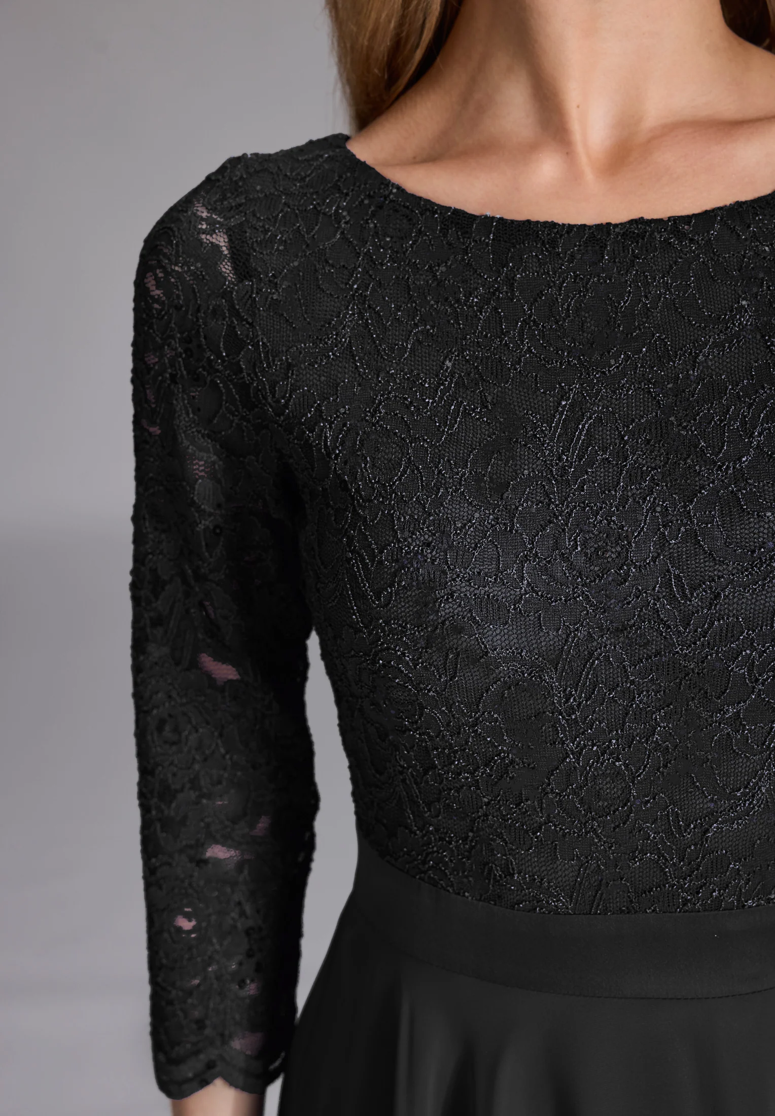 Abendkleid Midi mit Oberteil aus floraler Spitze und Chiffon Rock - Image 4