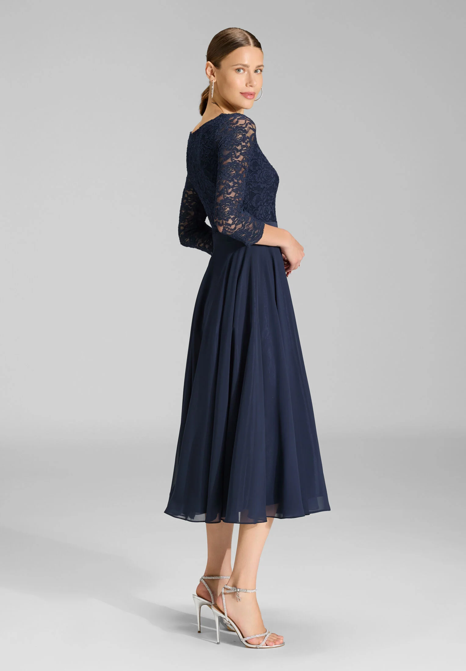 Abendkleid Midi mit Oberteil aus floraler Spitze und Chiffon Rock - Image 8