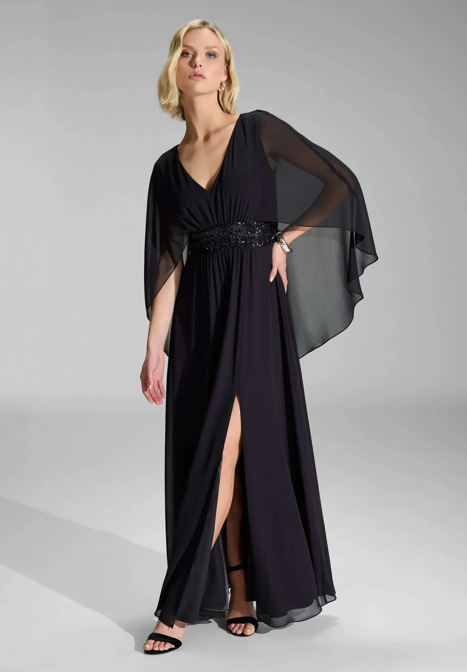 Abendkleid mit Cape aus Chiffon - Image 5
