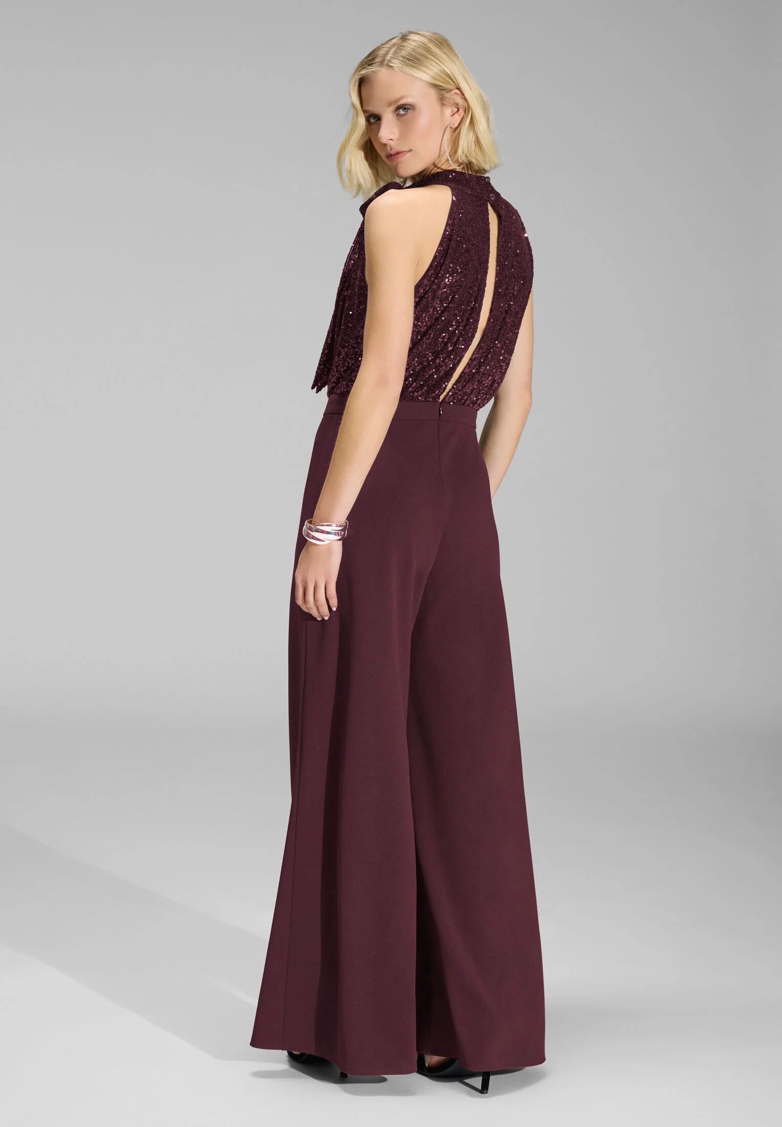 Ärmelloser Jumpsuit mit Schluppenblusen Top aus elastischer Paillette - Image 8