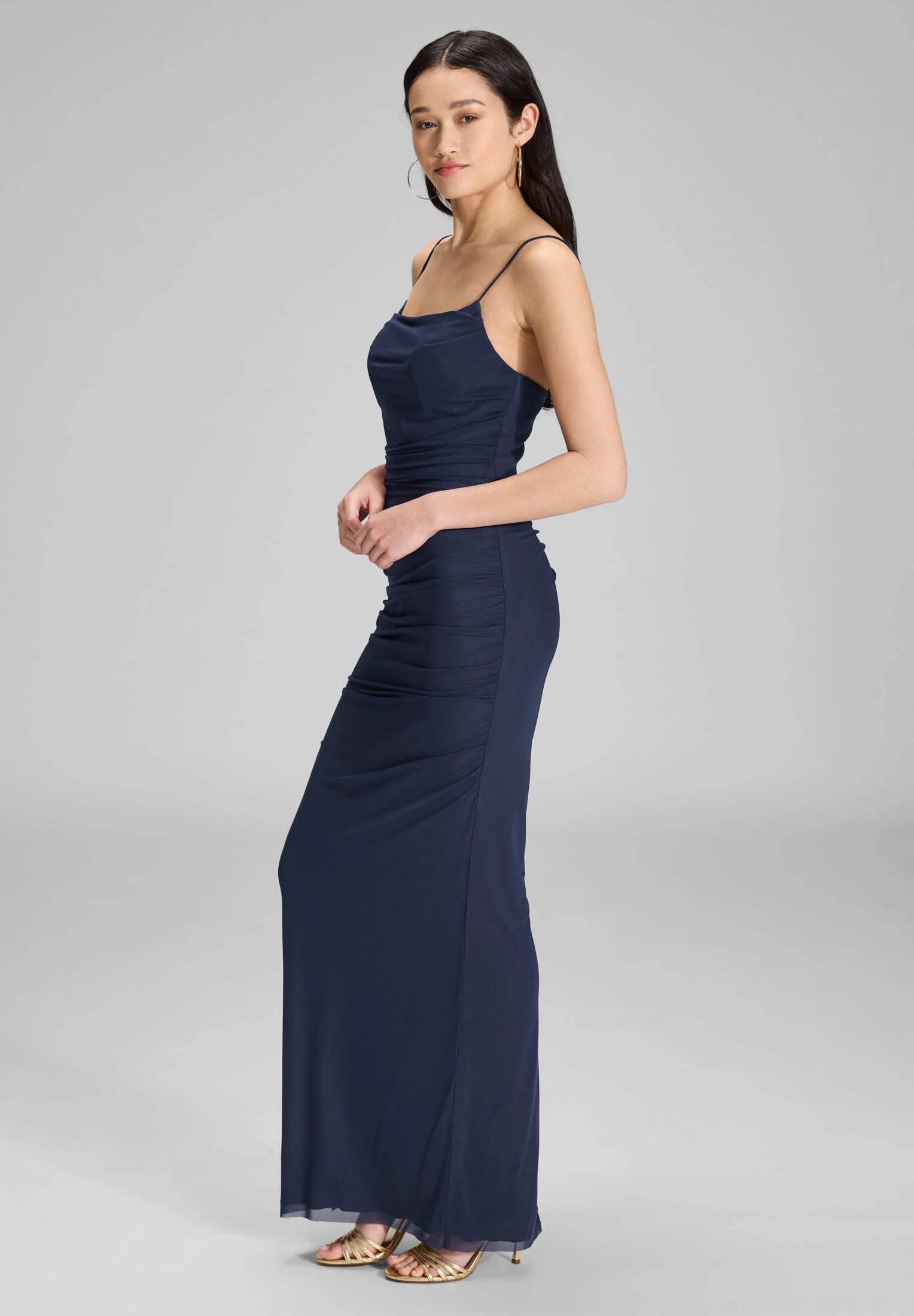 Bodycon-Kleid mit feinen Raffungen - Image 17