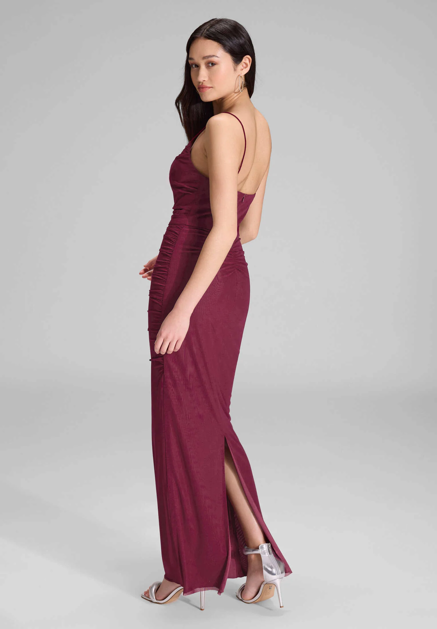 Bodycon-Kleid mit feinen Raffungen - Image 4
