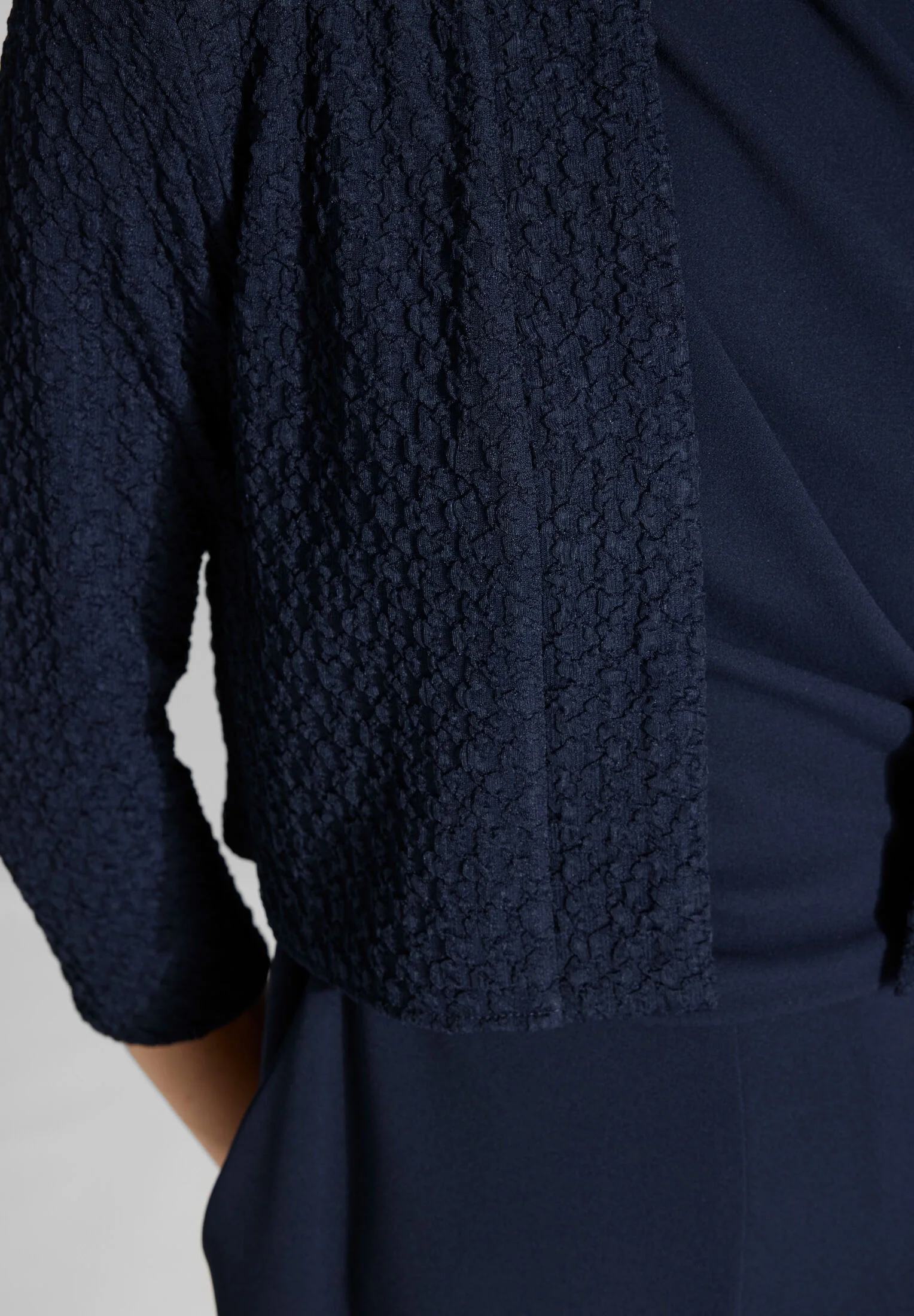 Bolero Jacke aus Jersey Cloque - Image 4