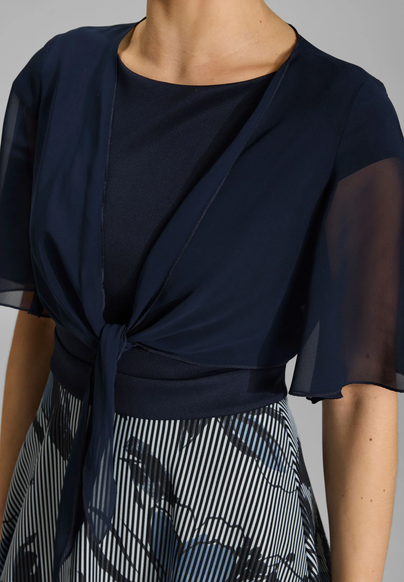 Chiffon Bolero zum Knoten - Image 4