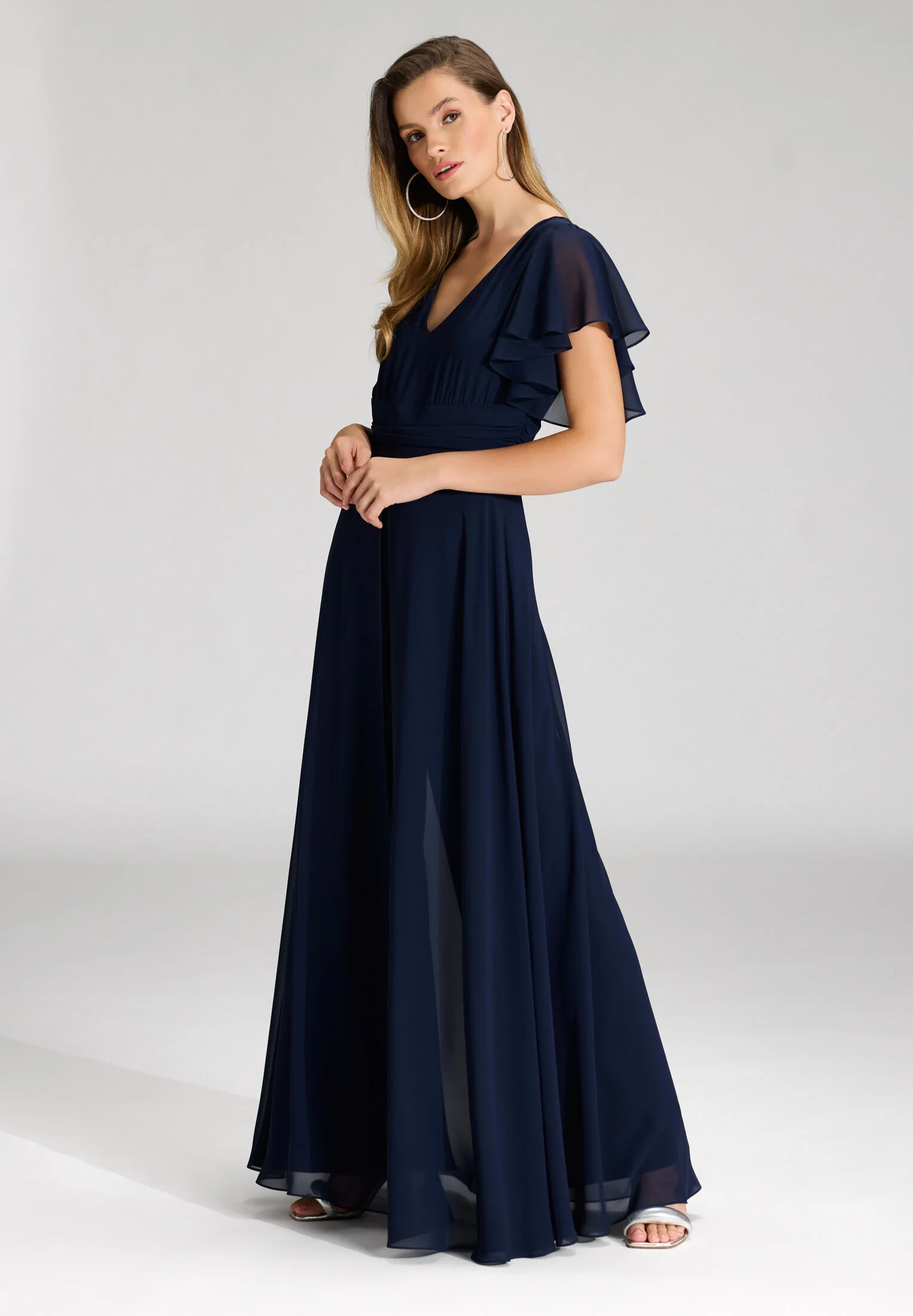 Chiffon Jumpsuit mit Überrock und Volantärmeln - Image 11