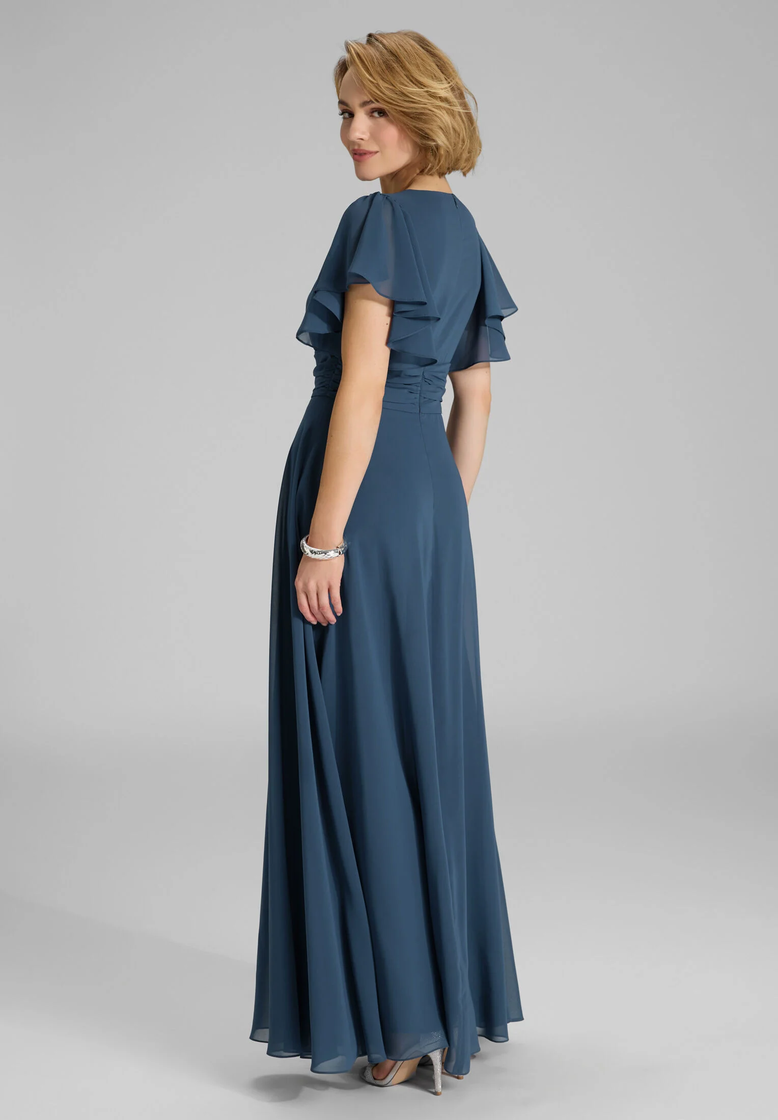 Chiffon Jumpsuit mit Überrock und Volantärmeln - Image 14