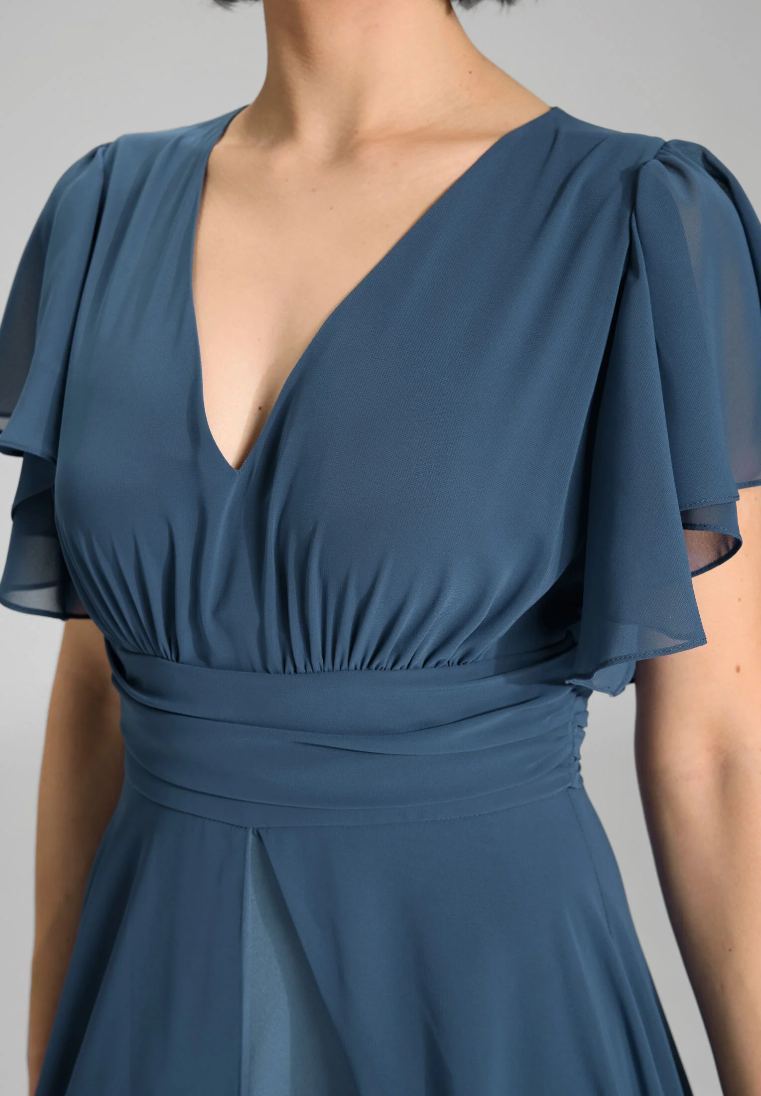 Chiffon Jumpsuit mit Überrock und Volantärmeln - Image 16