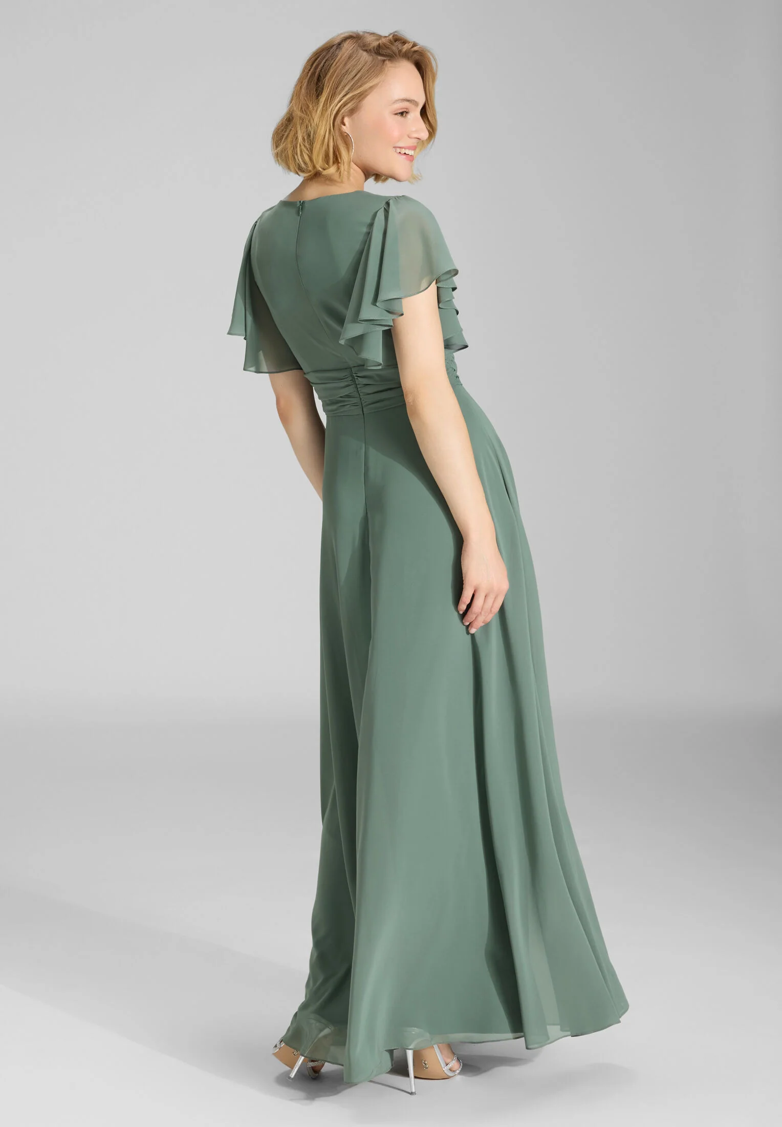 Chiffon Jumpsuit mit Überrock und Volantärmeln - Image 26