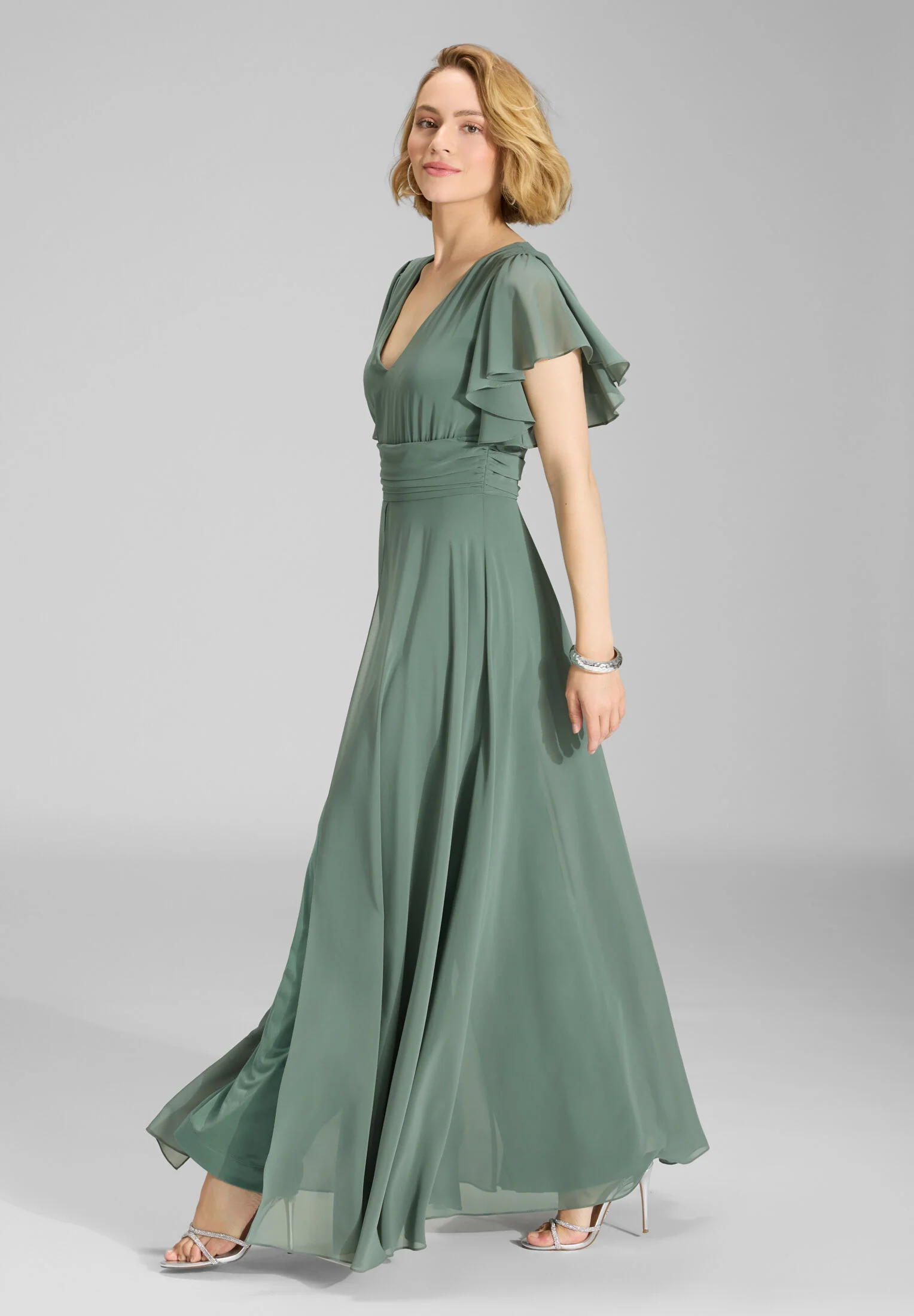 Chiffon Jumpsuit mit Überrock und Volantärmeln - Image 29