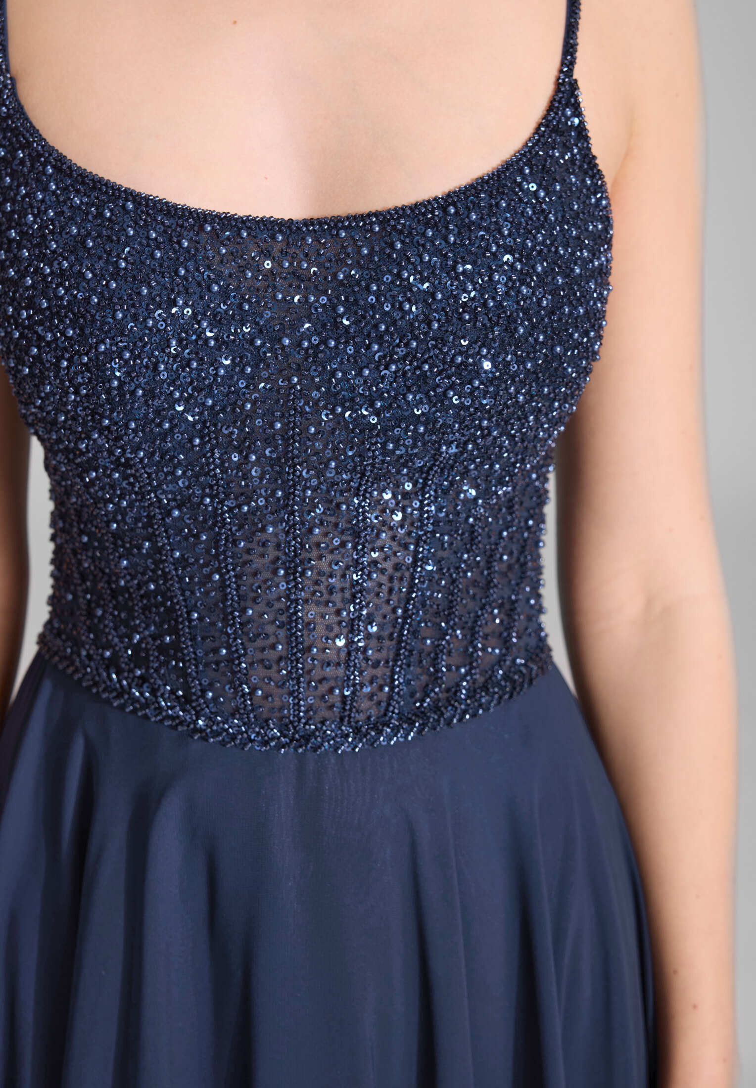 Chiffonkleid mit besticktem Top - Image 4