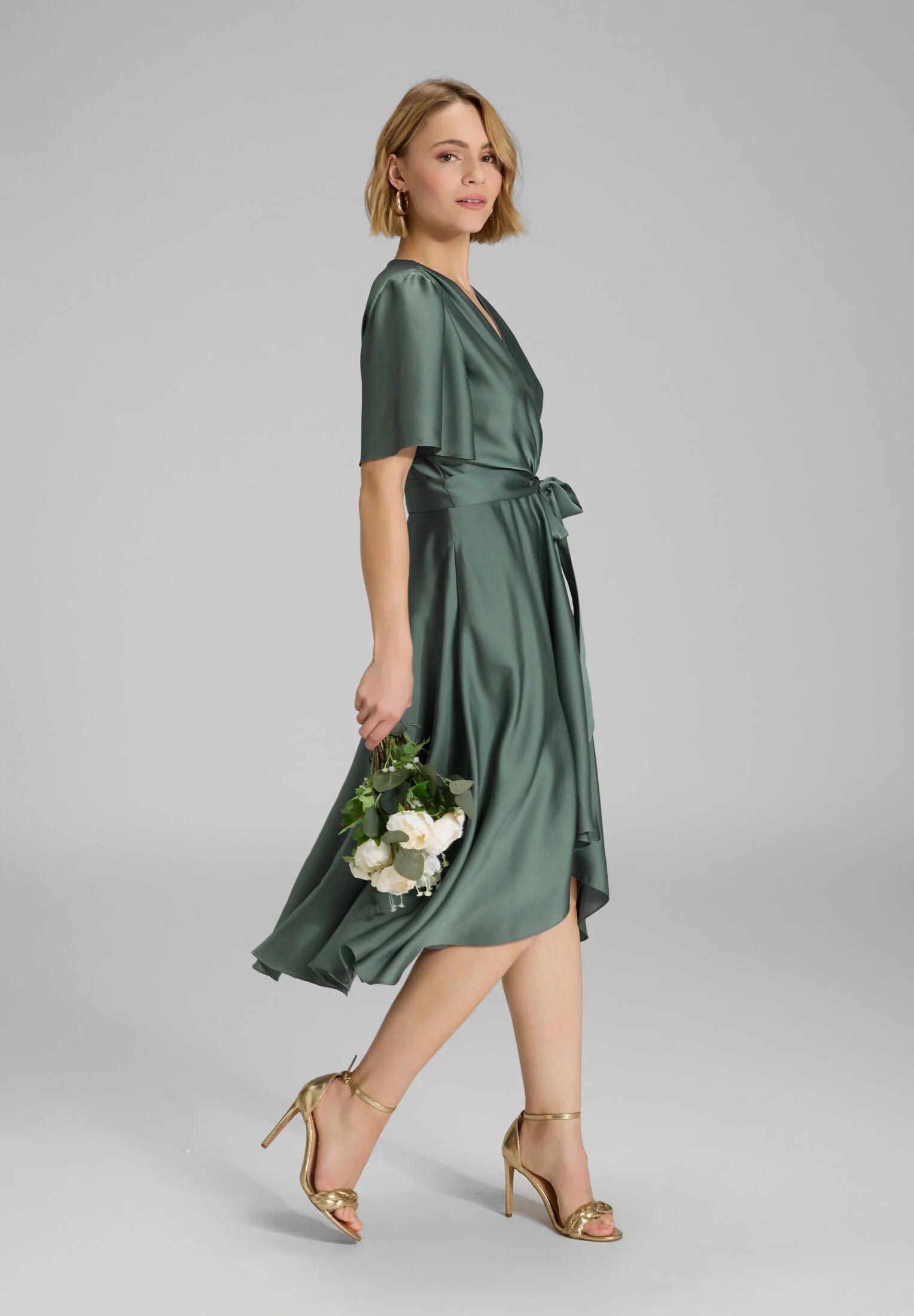 Cocktailkleid aus Satin in Wickel Optik - Image 5