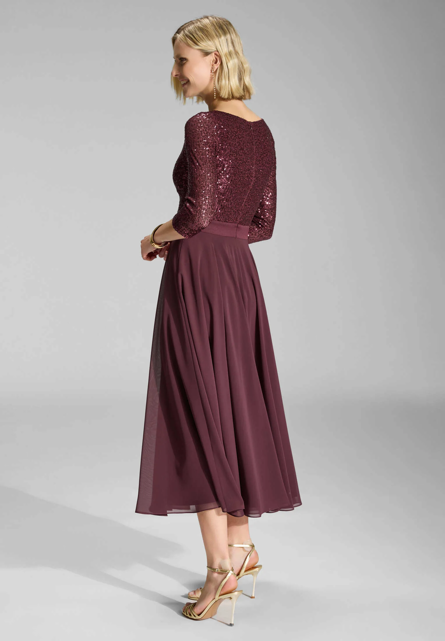 Cocktailkleid in Midi Länge mit Top aus elastischer Paillette und Tellerrock in Chiffon - Image 8