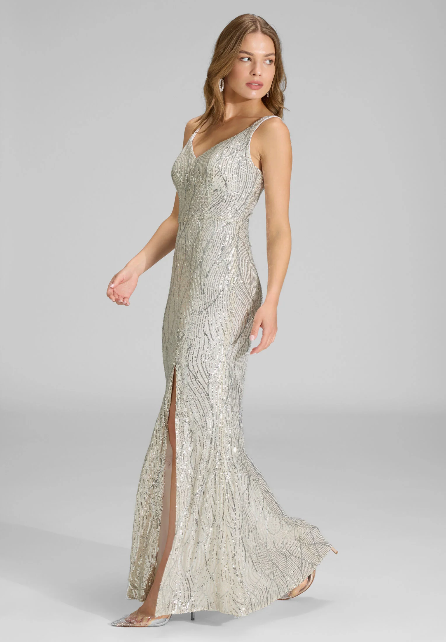 Figurbetontes Abendkleid mit Pailletten Bestickung - Image 5