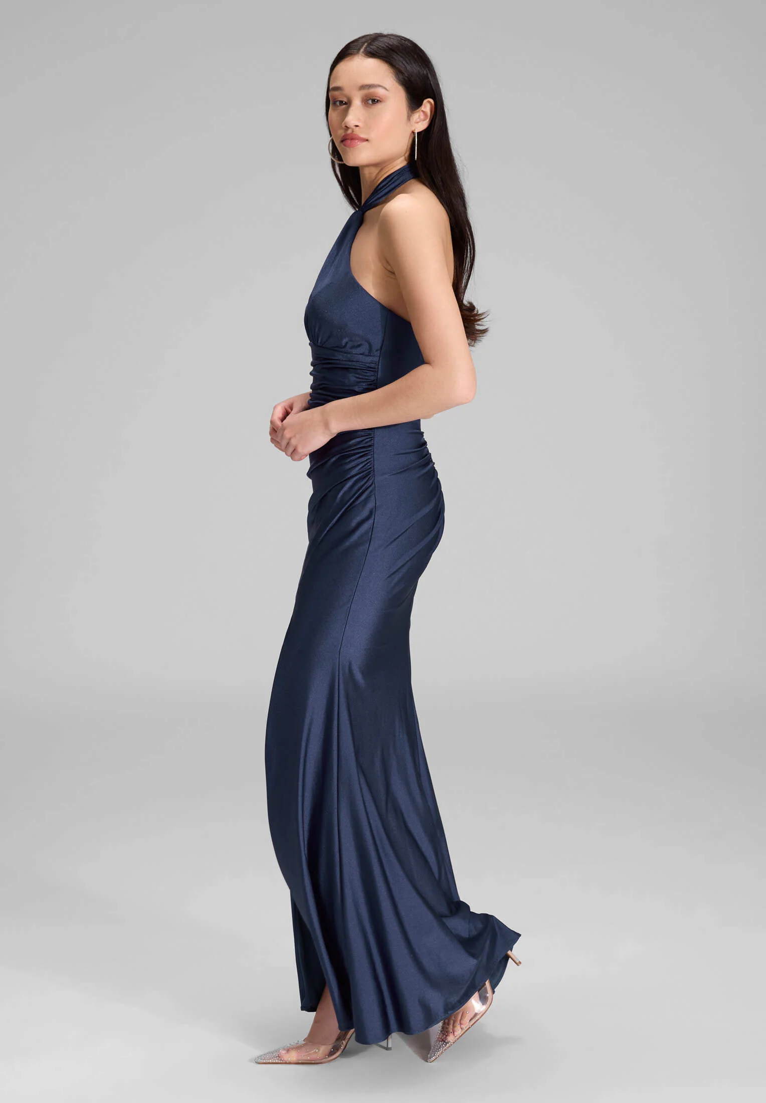 Figurbetontes Neckholder-Kleid aus Jersey - Image 5