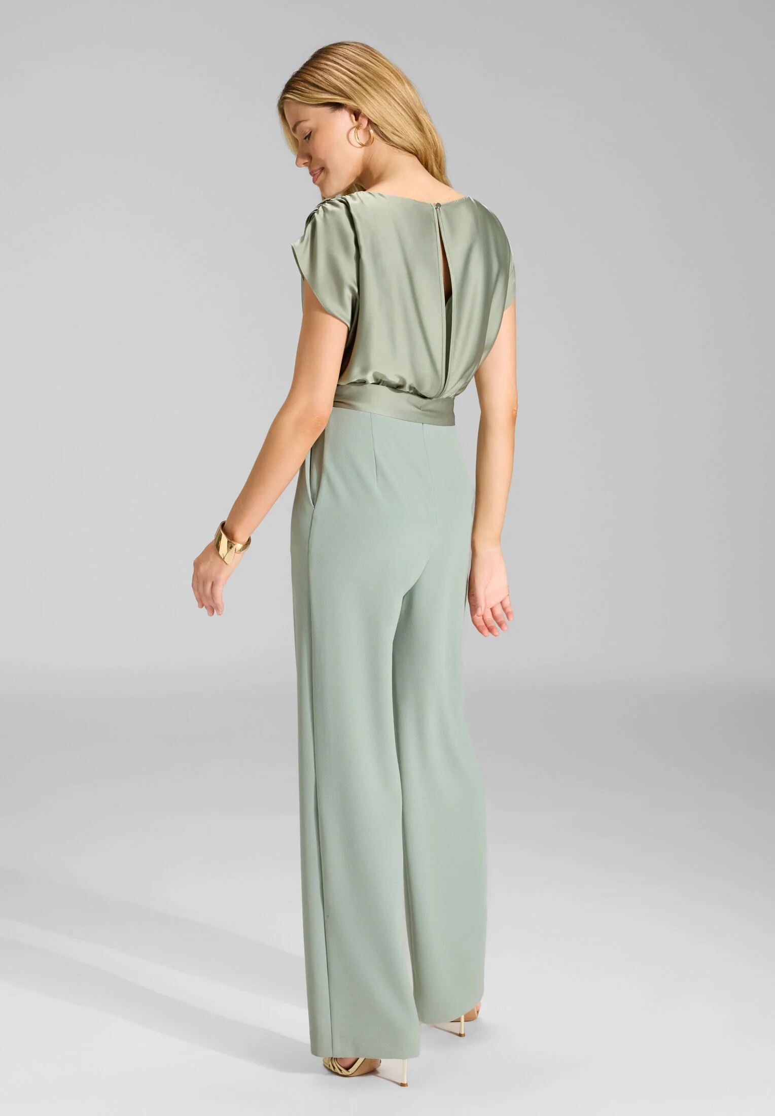 Jumpsuit aus Material-Mix - Image 14