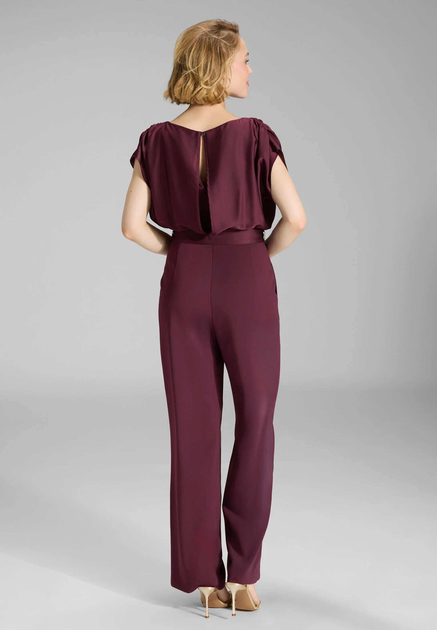 Jumpsuit aus Material-Mix - Image 20