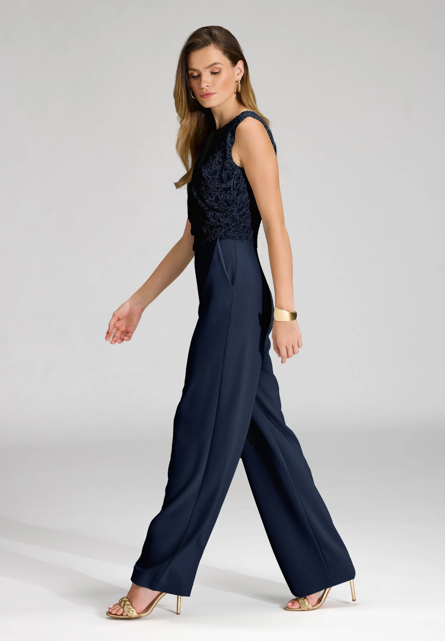 Jumpsuit aus Material-Mix mit Drapierung - Image 5