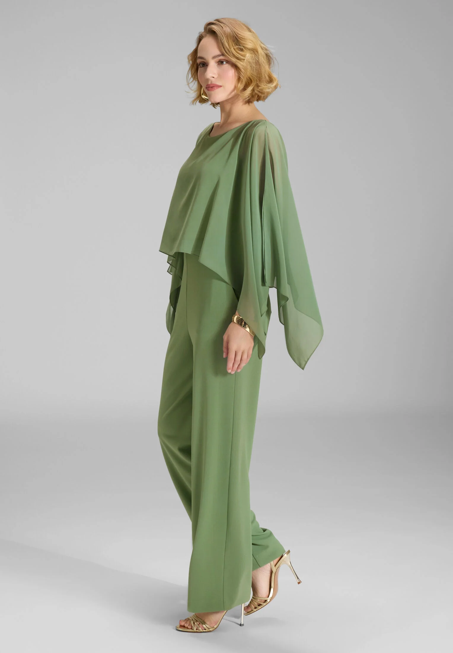 Jumpsuit mit Chiffon Cape - Image 5