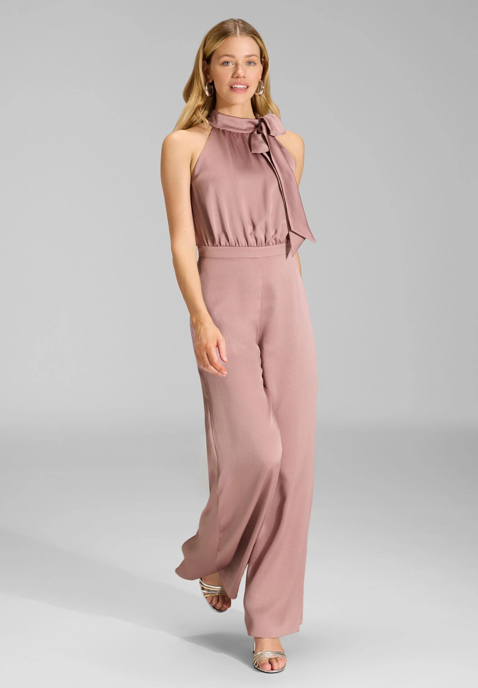 Jumpsuit mit Schluppe aus Satin - Image 65