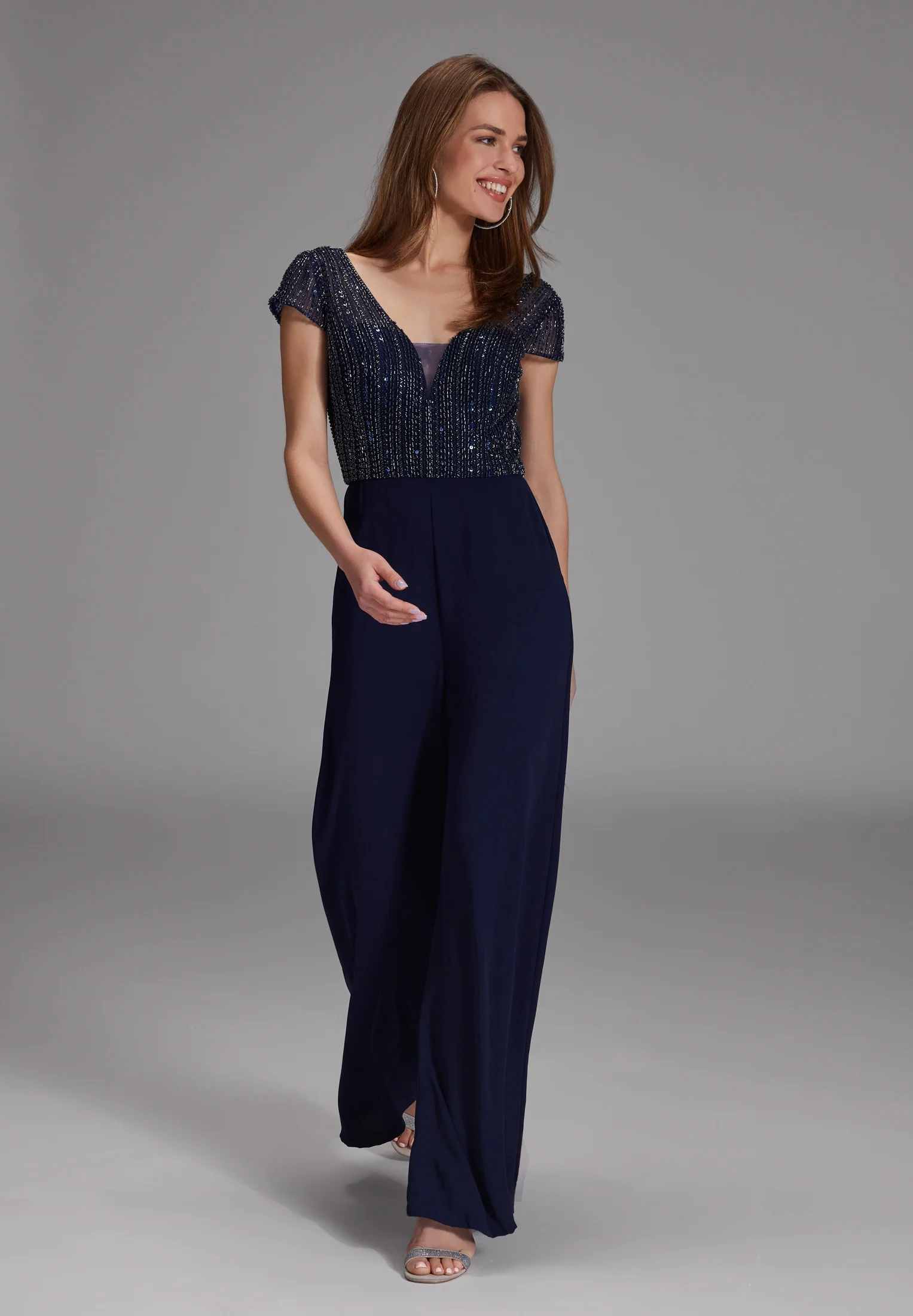 Jumpsuit mit Stickerei und kleinem Ärmelansatz - Image 11