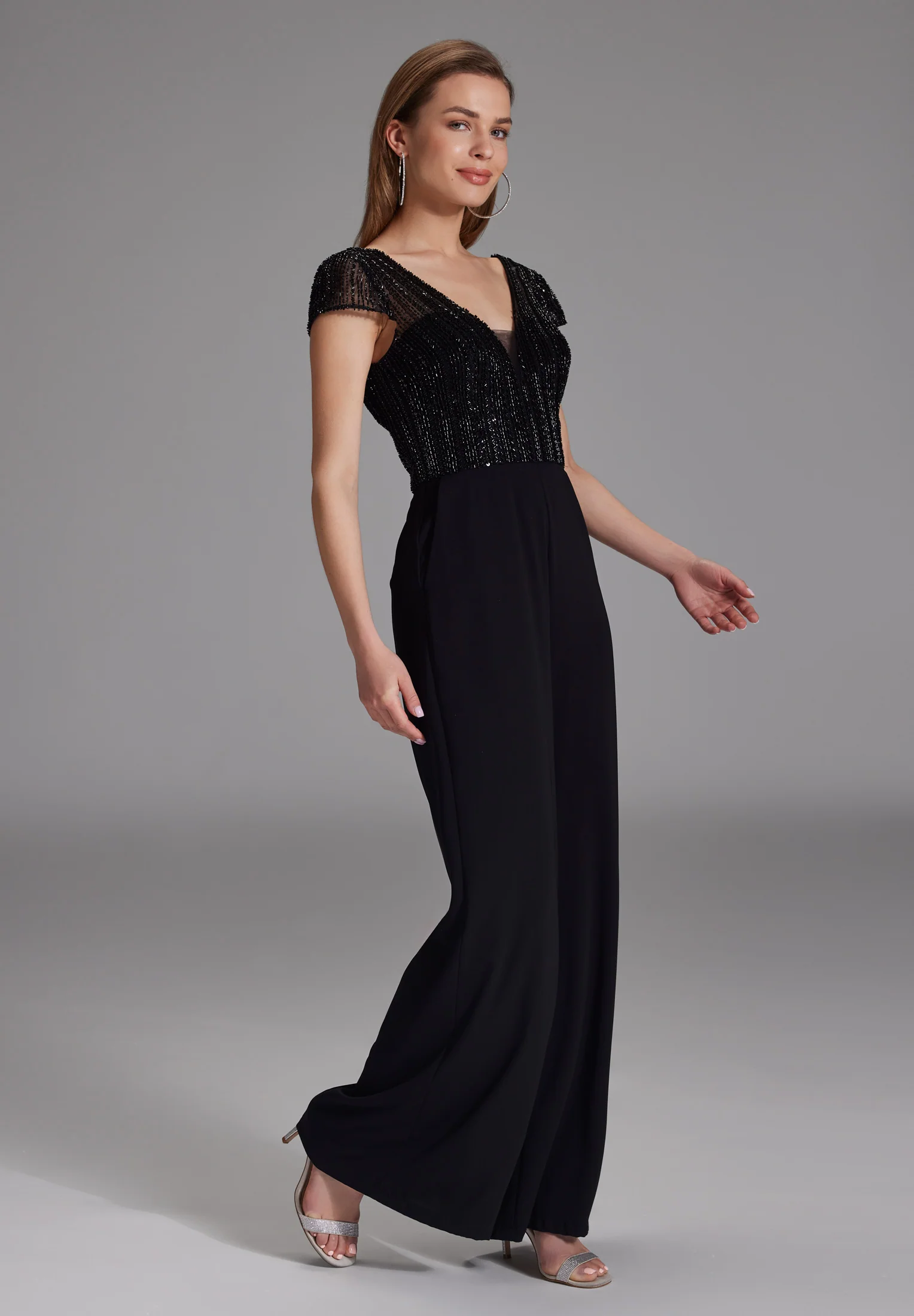 Jumpsuit mit Stickerei und kleinem Ärmelansatz - Image 5