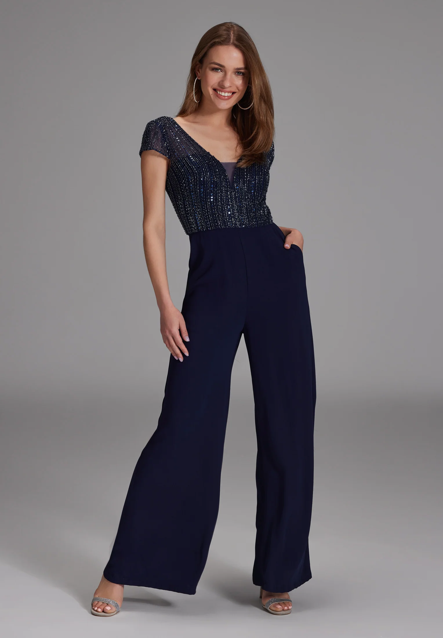 Jumpsuit mit Stickerei und kleinem Ärmelansatz - Image 7