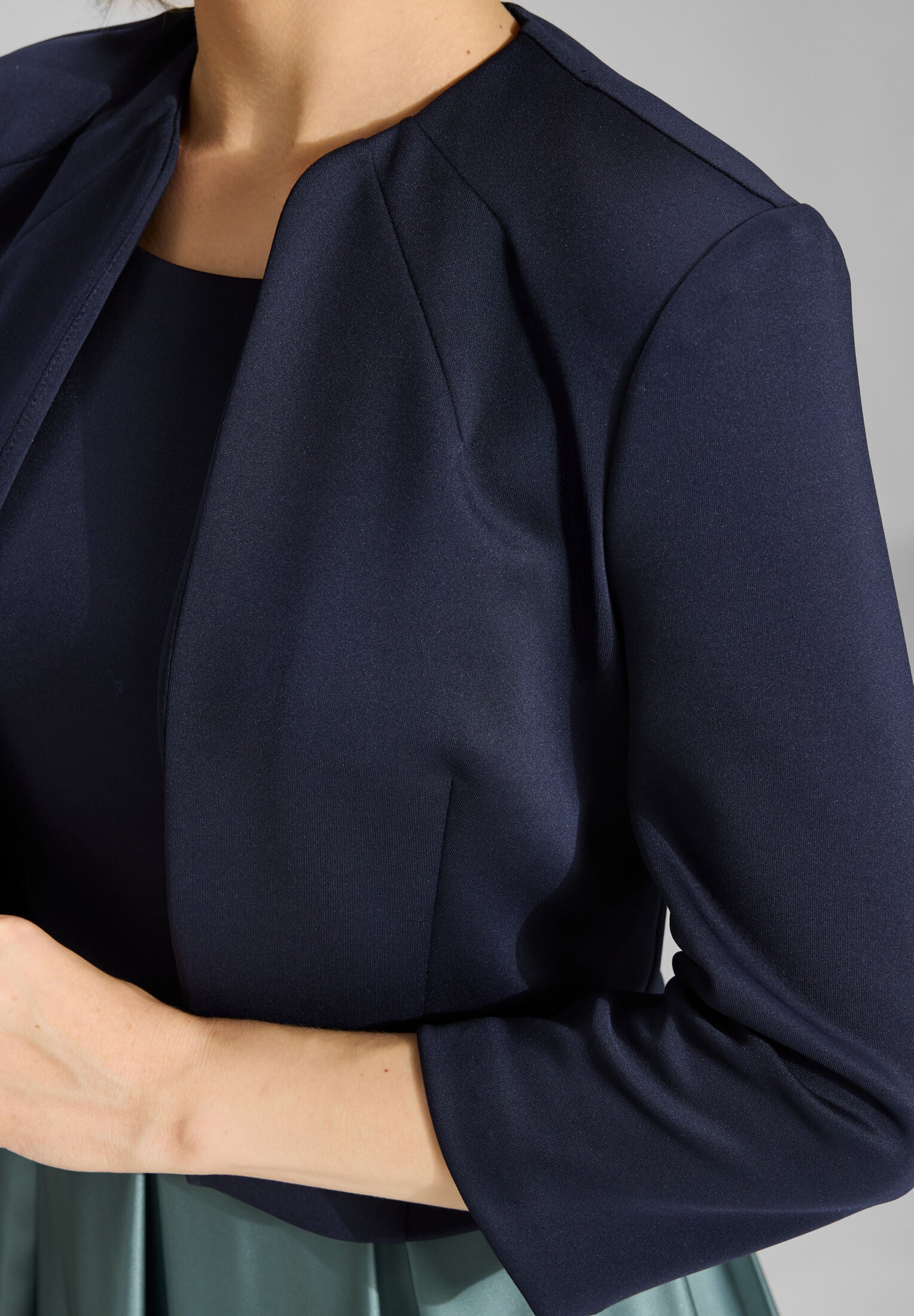 Kurze Jacke aus Scuba - Image 4