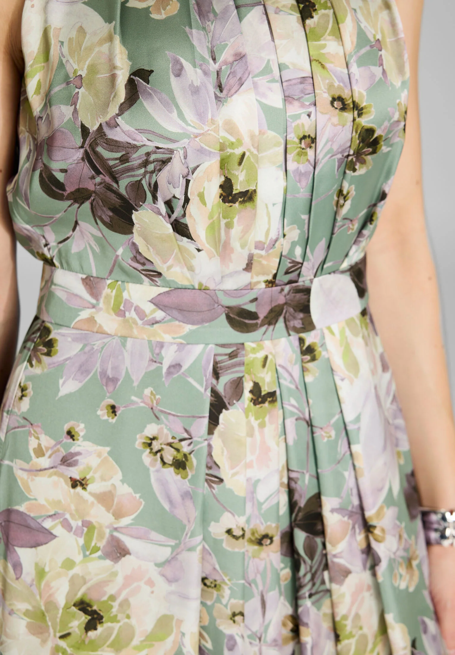 Maxi Kleid mit amerikanischem Ausschnitt aus nachhaltigem bedruckten Satin - Image 4