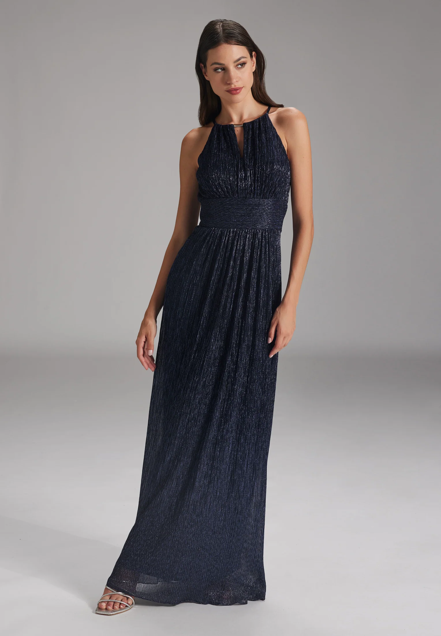 Plissiertes Jersey-Abendkleid mit Metallic-Fäden - Image 5