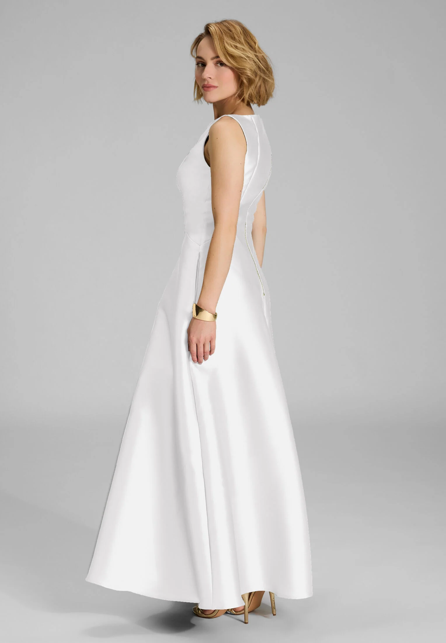 Robenartiges Abendkleid mit Eingrifftaschen - Image 3