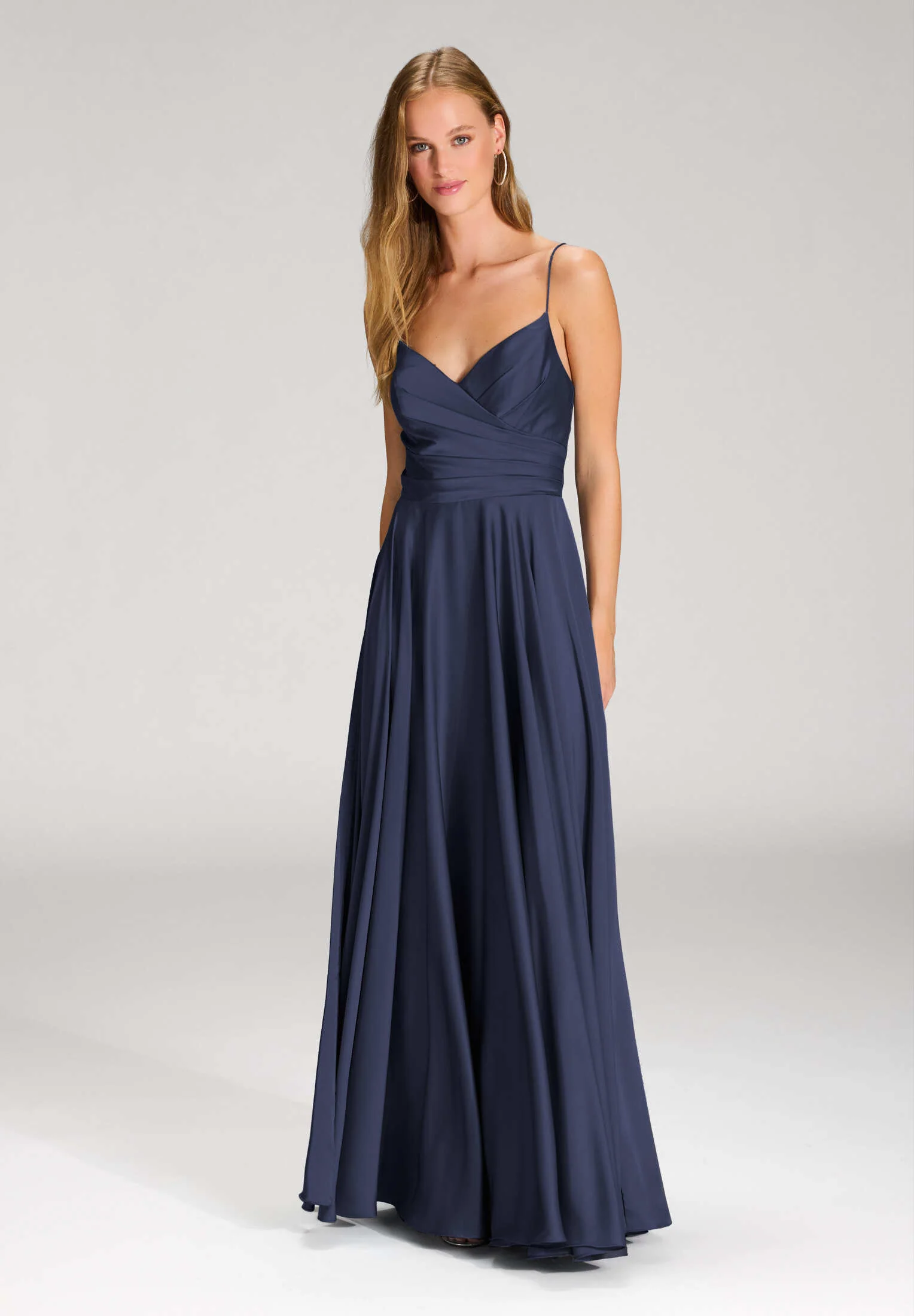 Satinkleid mit Schnürung am Rücken - Image 5