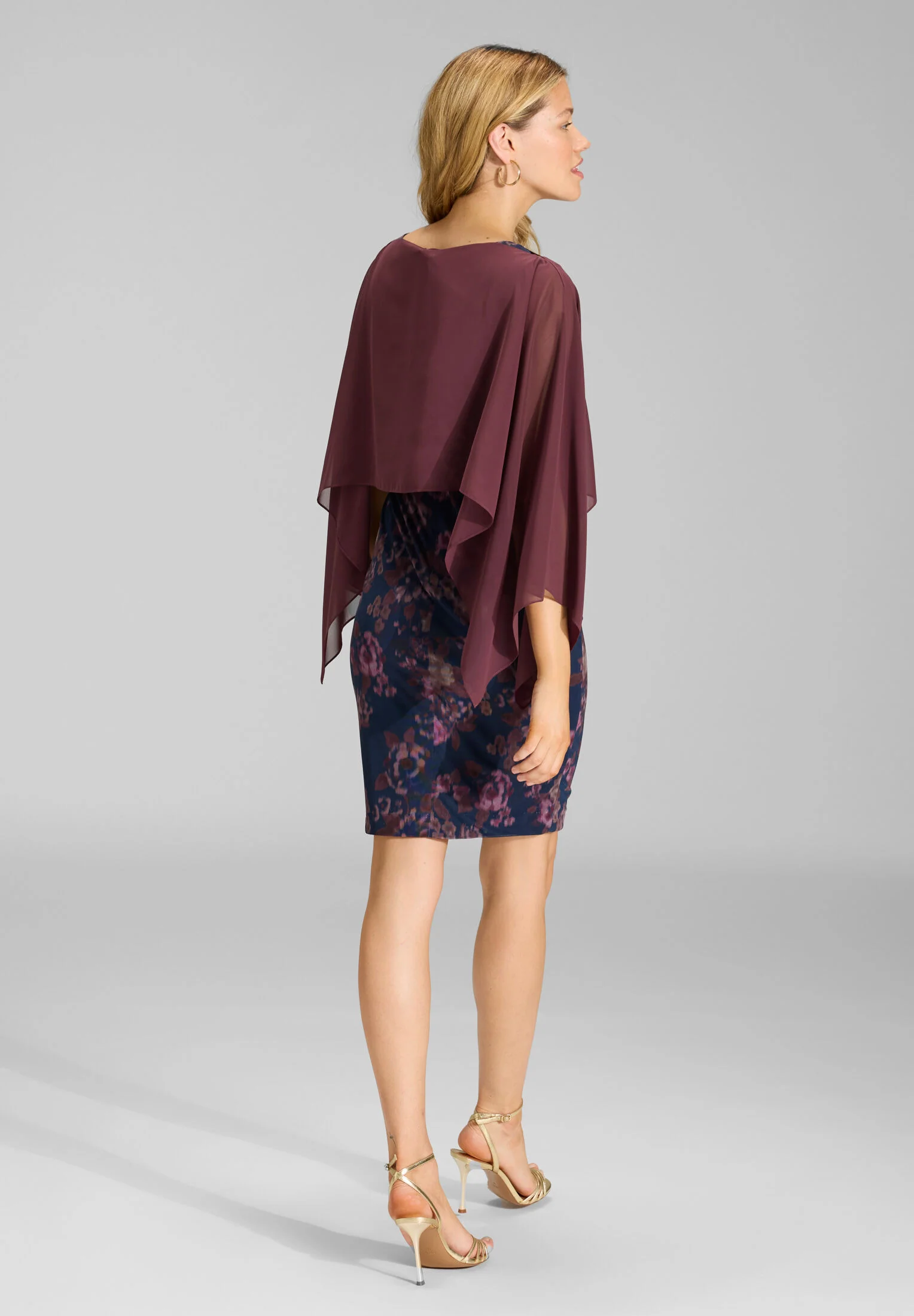 Schlupf-Stola aus Chiffon mit Ärmelschlitzen - Image 19