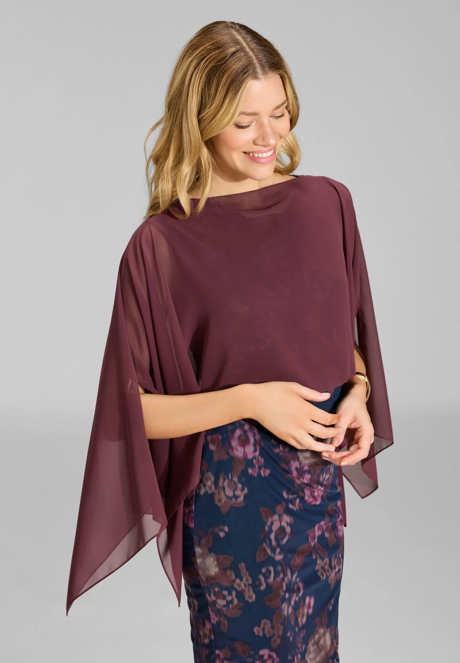 Schlupf-Stola aus Chiffon mit Ärmelschlitzen - Image 20