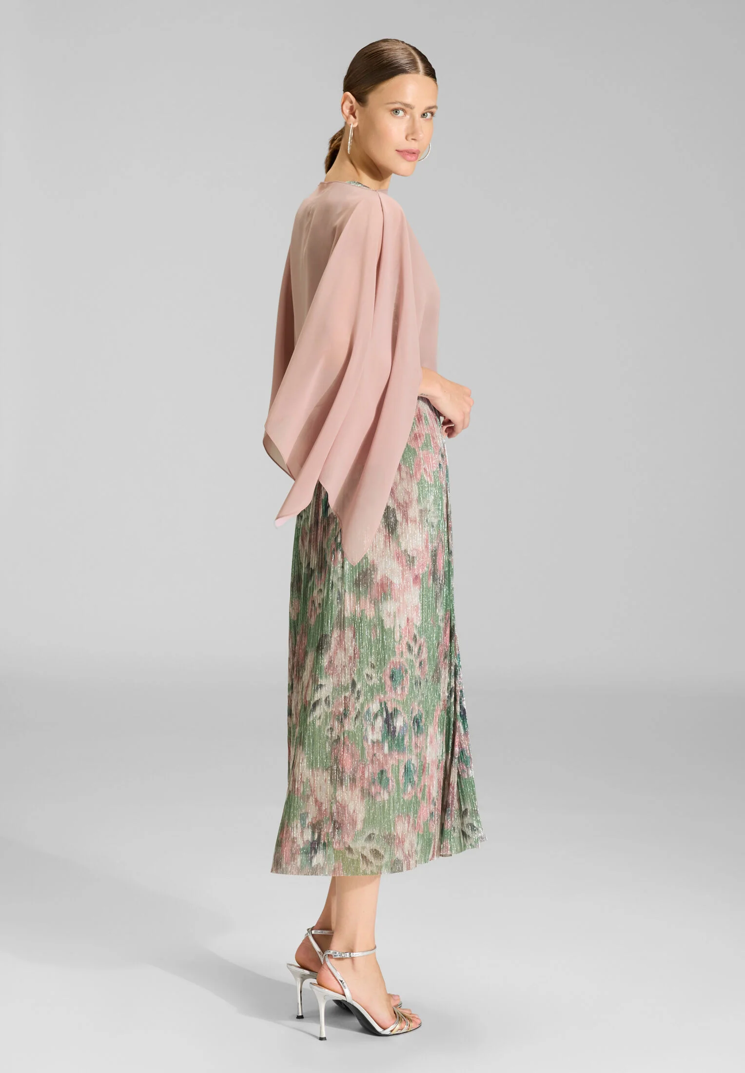 Schlupf-Stola aus Chiffon mit Ärmelschlitzen - Image 25