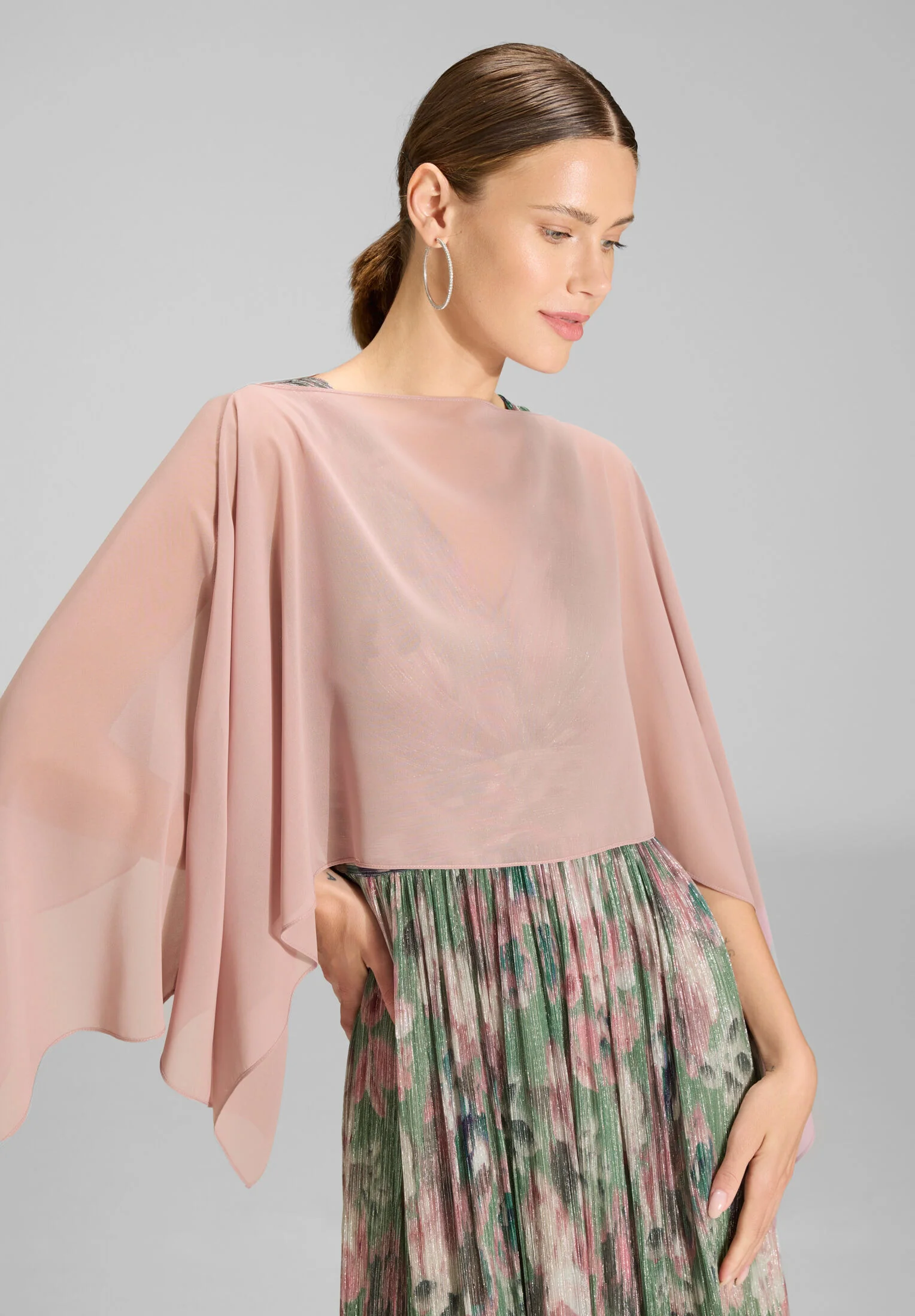 Schlupf-Stola aus Chiffon mit Ärmelschlitzen - Image 26