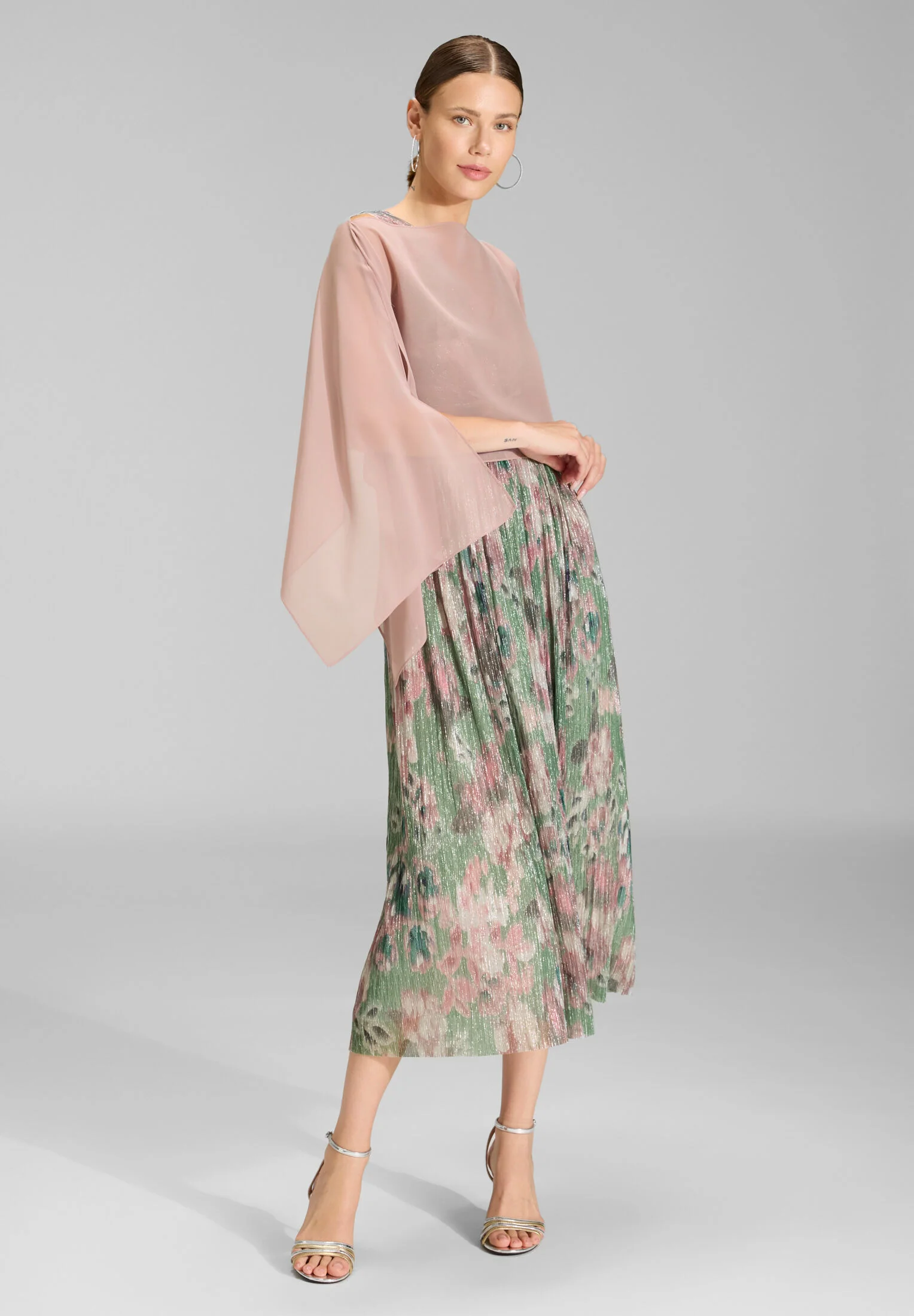 Schlupf-Stola aus Chiffon mit Ärmelschlitzen - Image 28