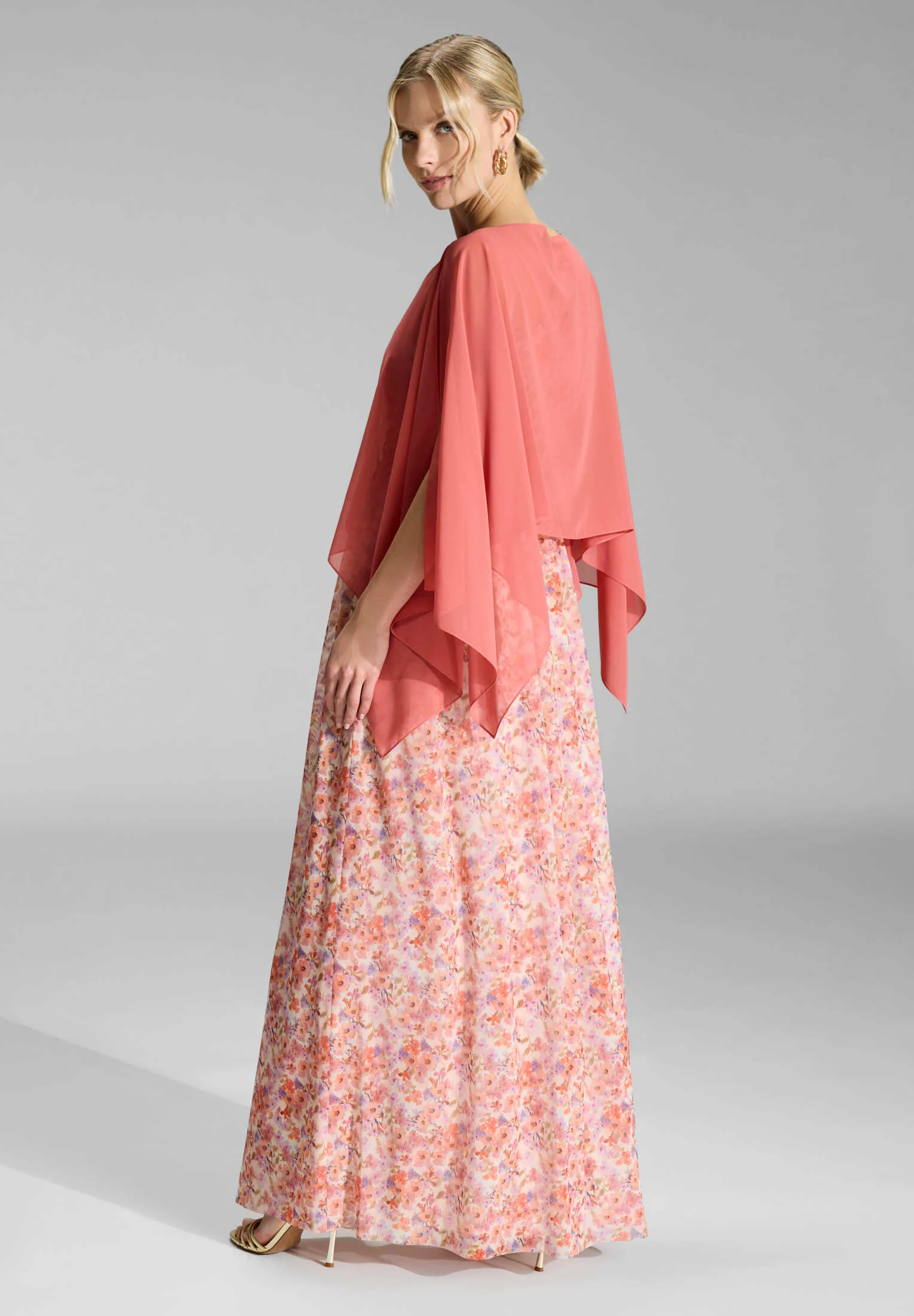 Schlupf-Stola aus Chiffon mit Ärmelschlitzen - Image 8