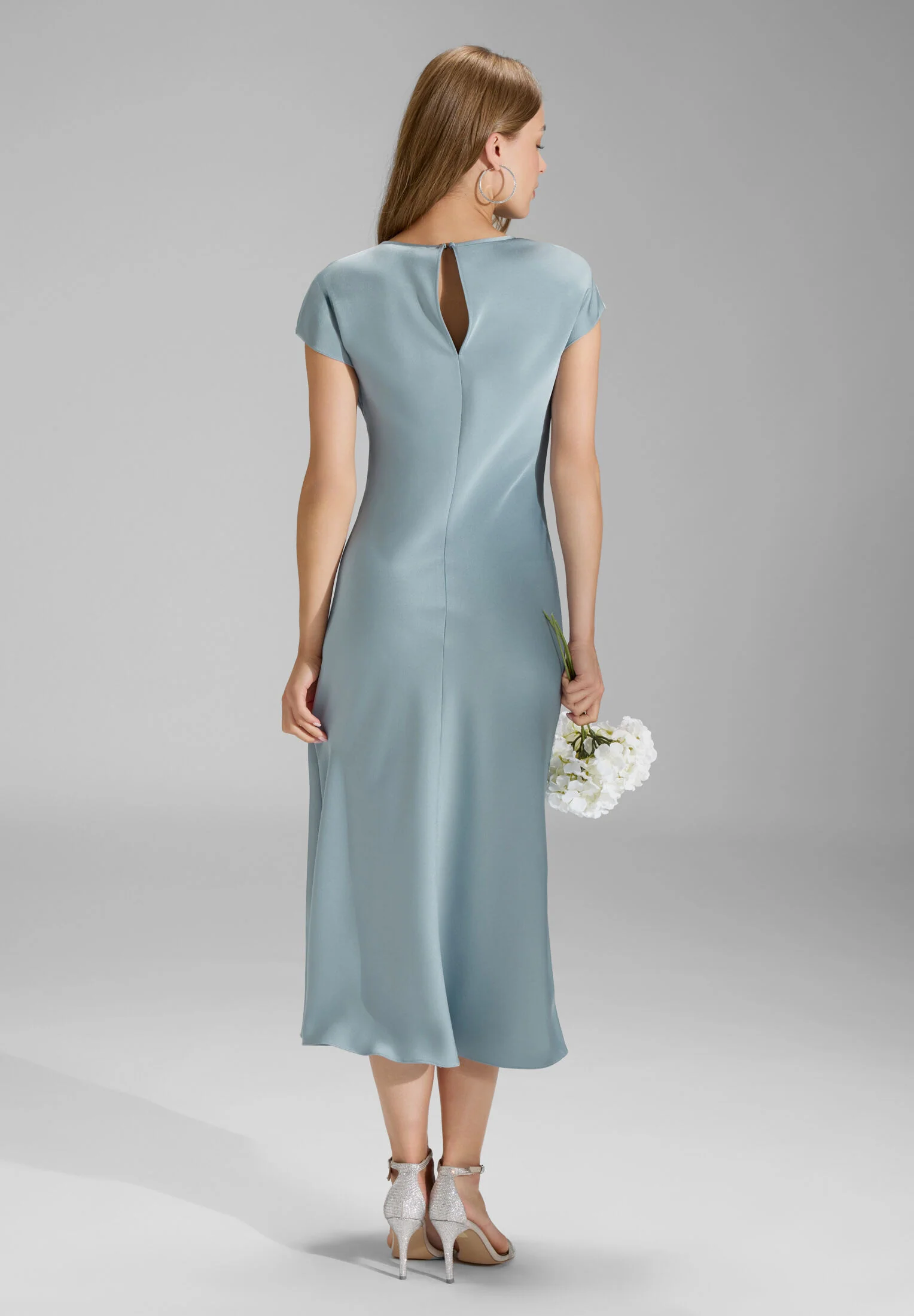 Slip Dress aus Satin mit Twist Detail - Image 14