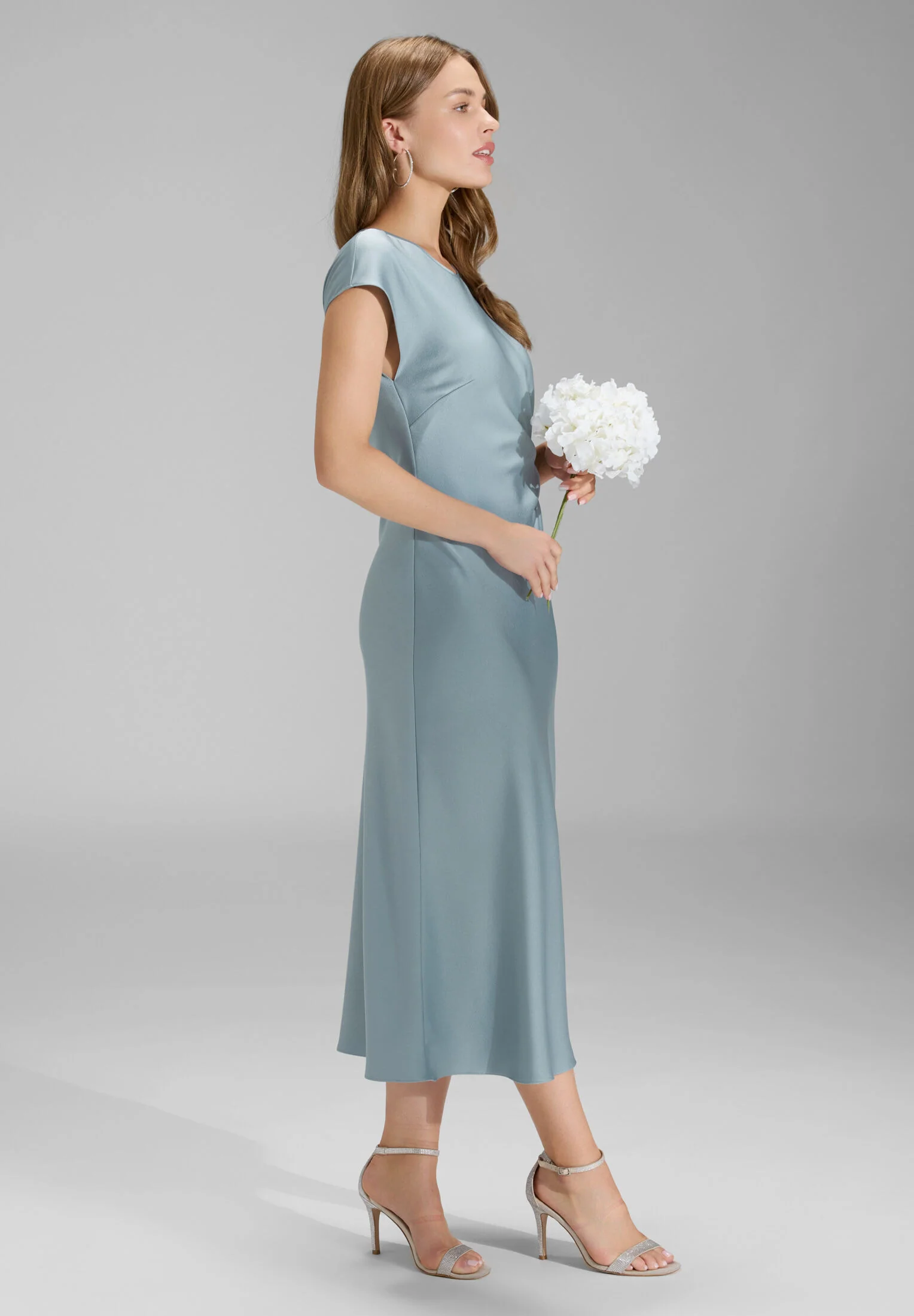 Slip Dress aus Satin mit Twist Detail - Image 17