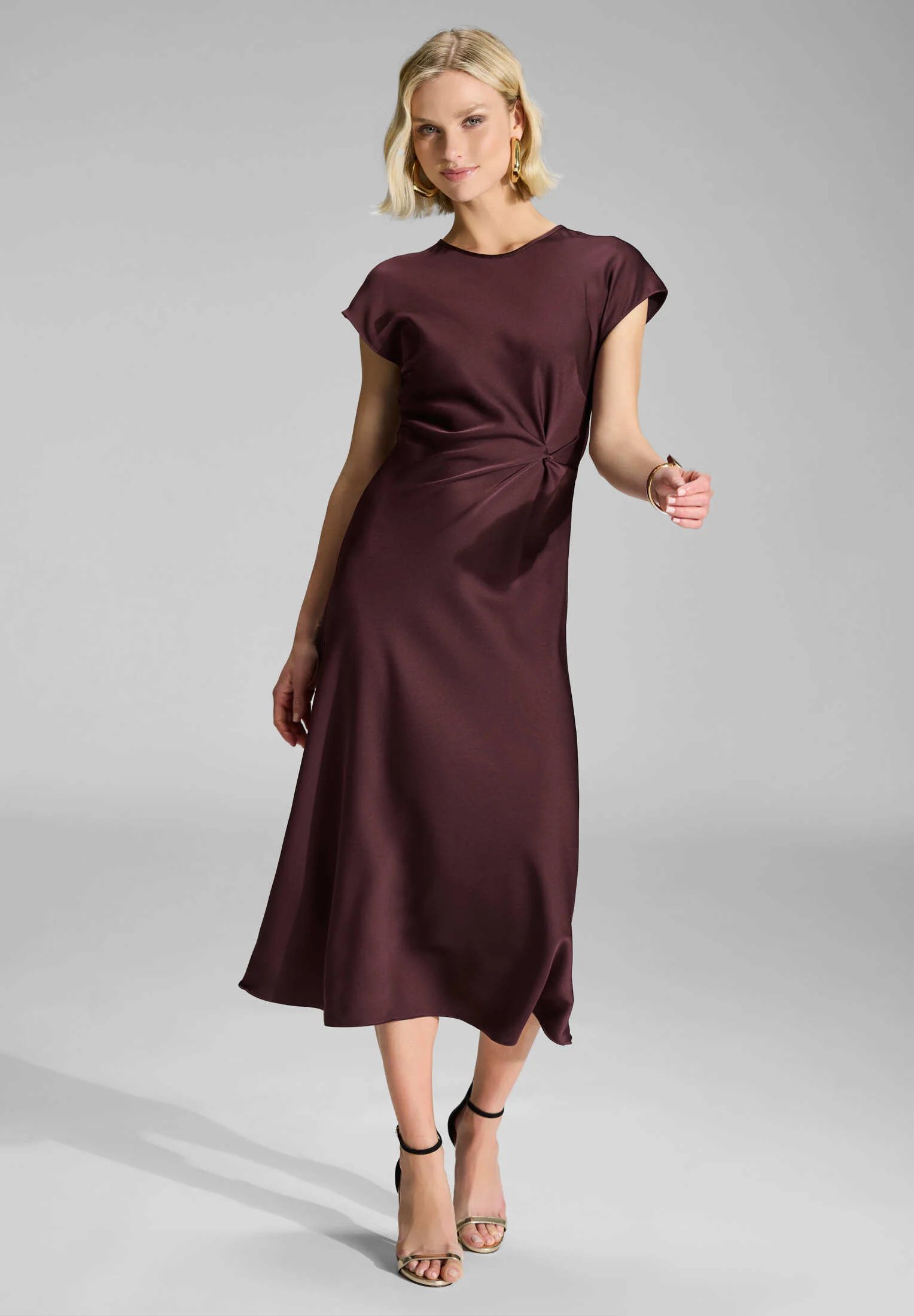 Slip Dress aus Satin mit Twist Detail - Image 7