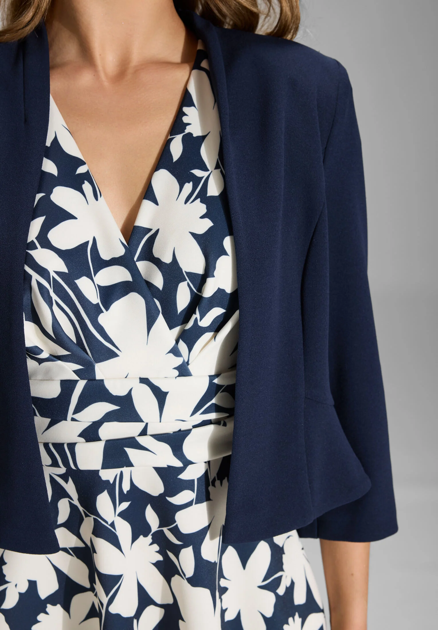 Taillierte Jacke aus Jersey Crêpe - Image 10