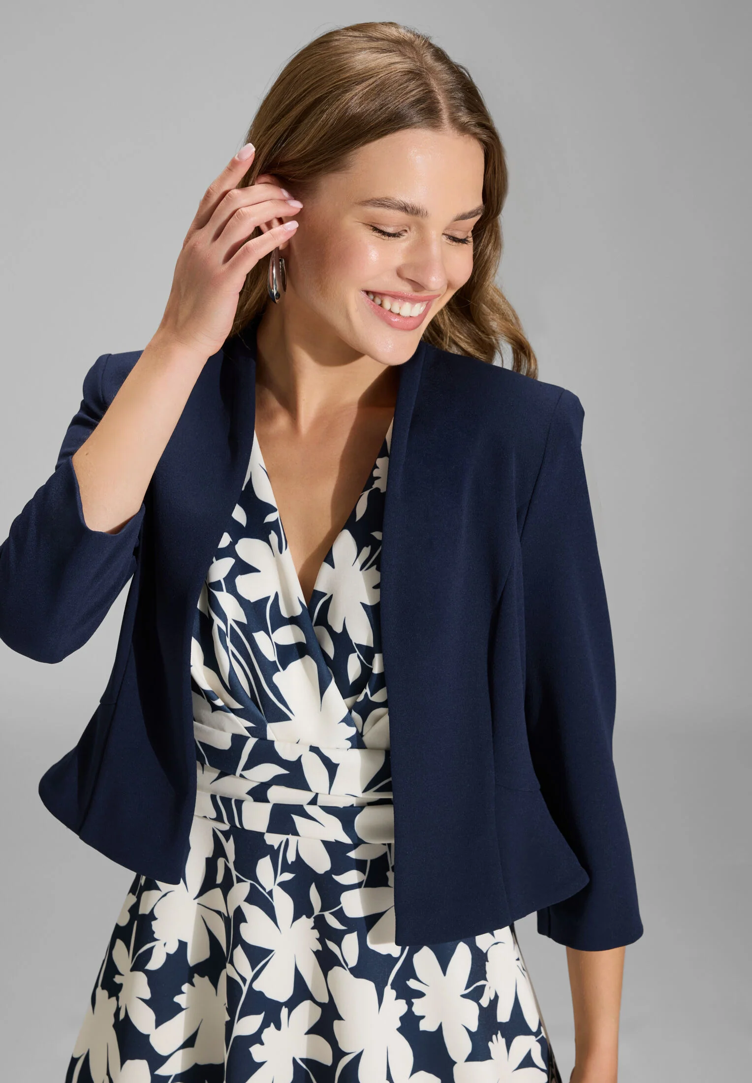 Taillierte Jacke aus Jersey Crêpe - Image 9